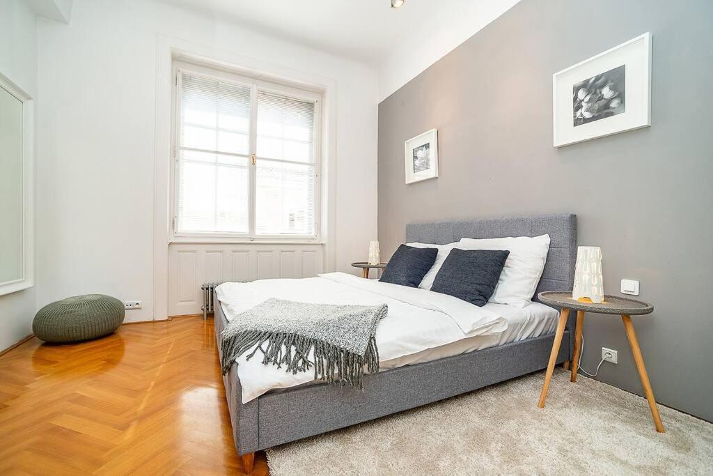 Elegant Old Town Apt with Balcony