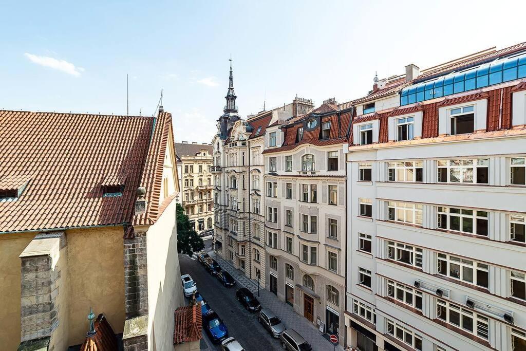 Elegant Old Town Apt with Balcony