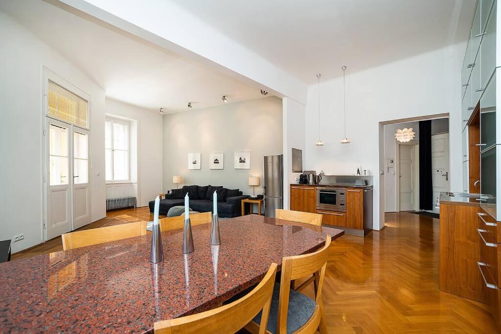 Elegant Old Town Apt with Balcony