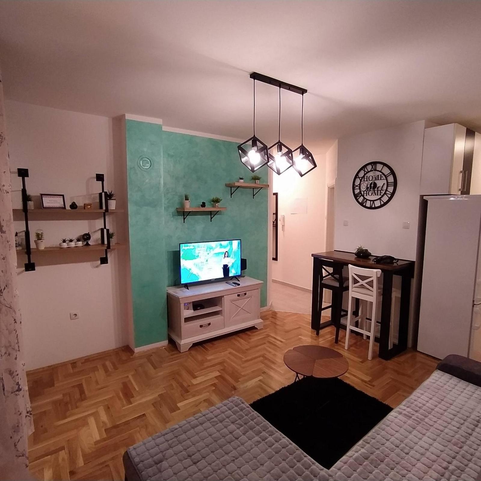 Photo 12