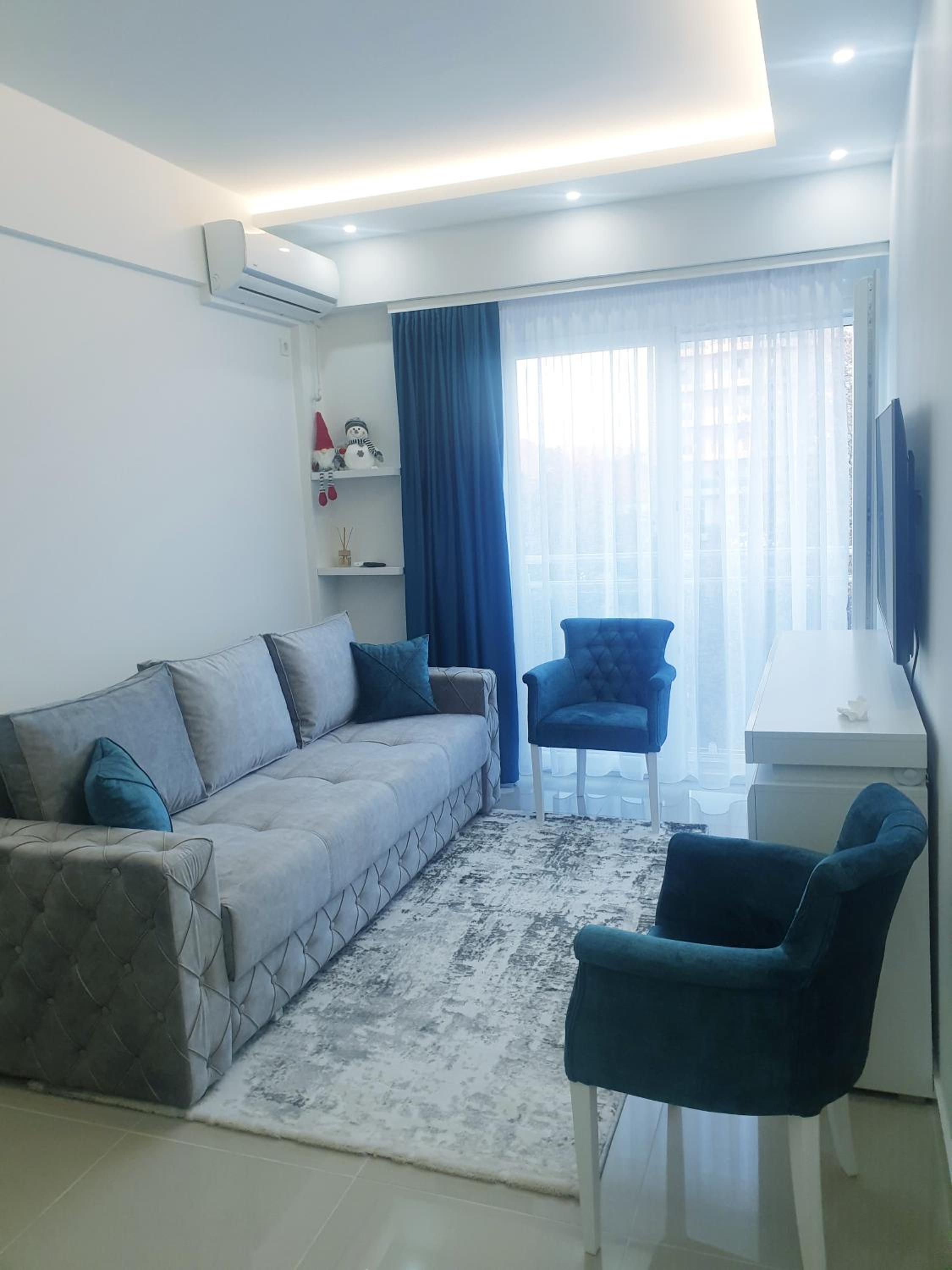 LUX Apartment - Central Place Bar view 5