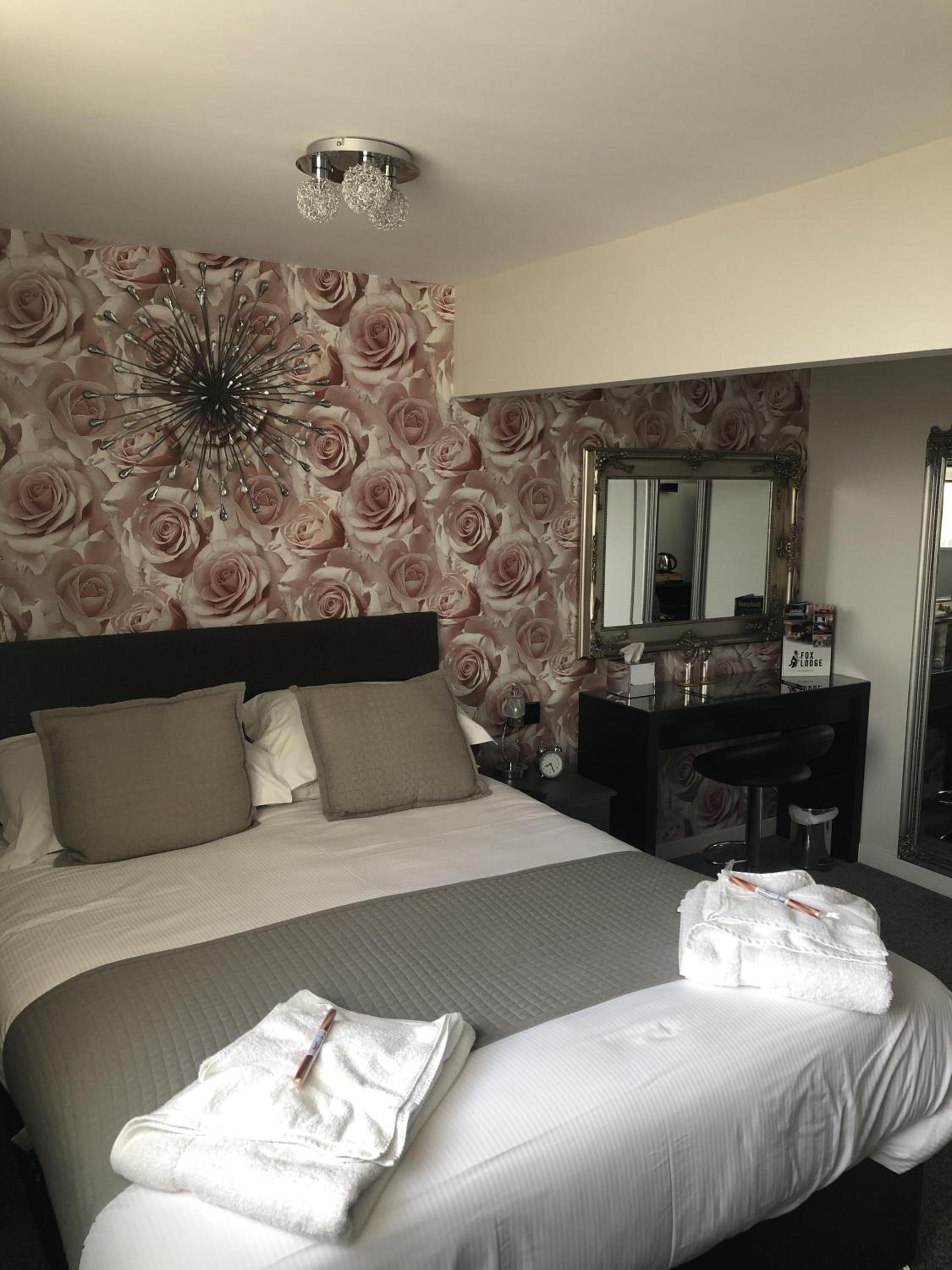 Fox lodge