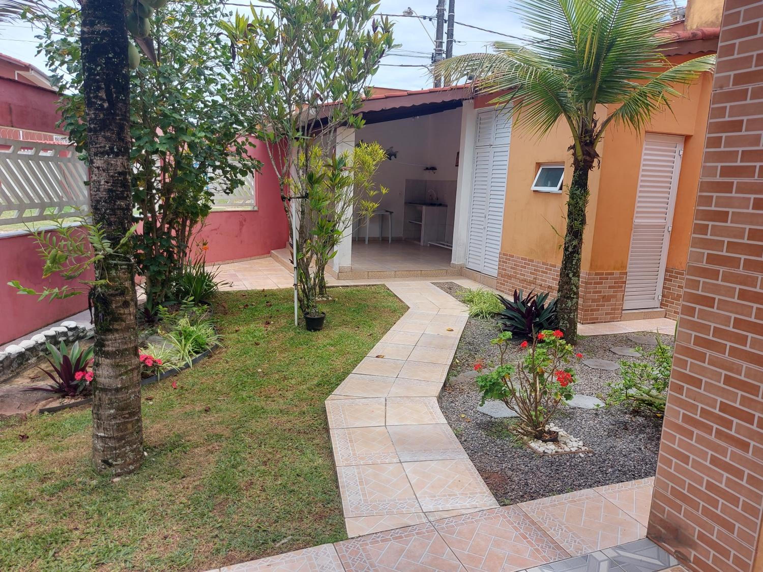 Casa de praia Jequitiba, 50 metros do mar com piscina!!ITANHAÉM!