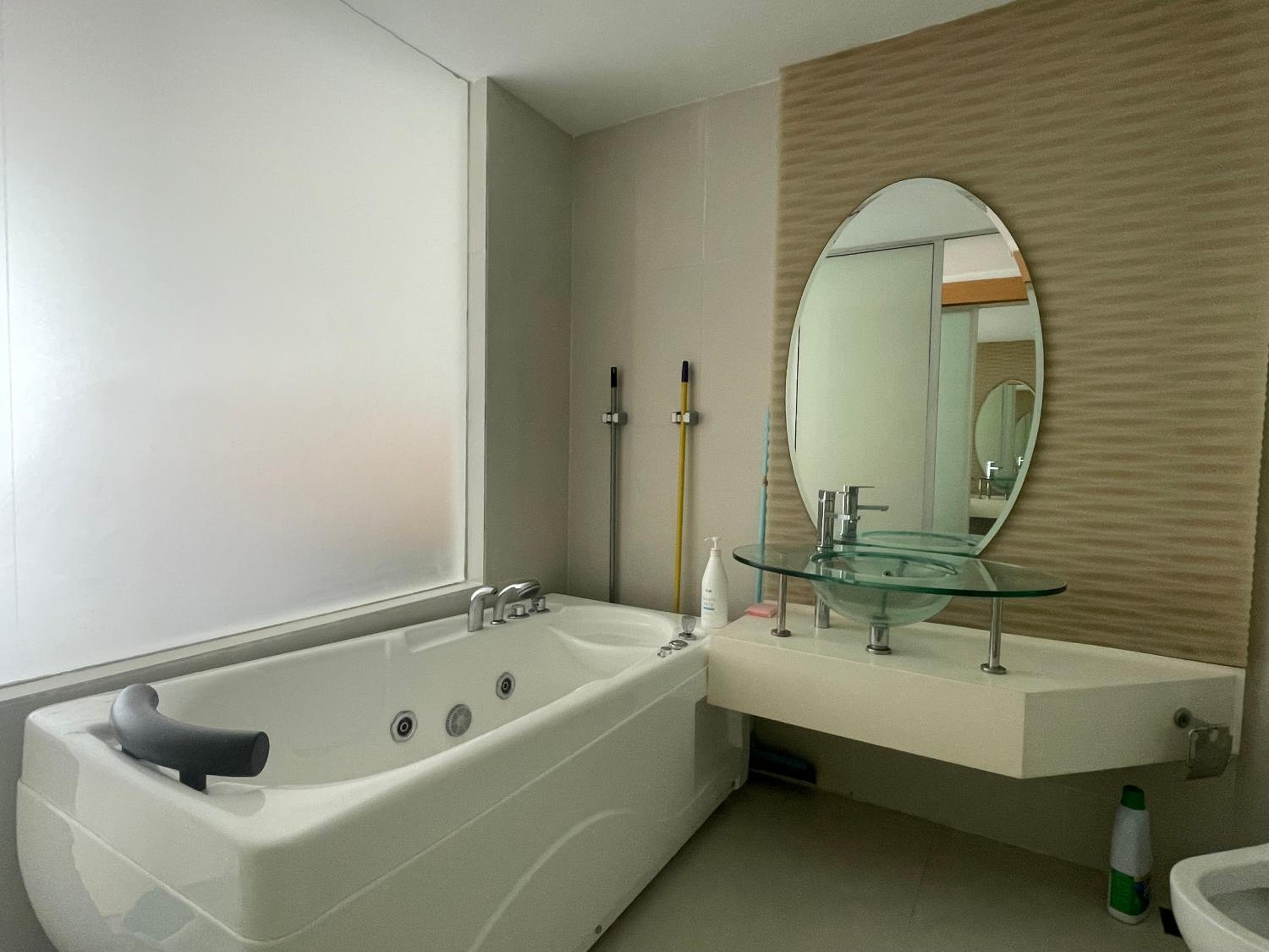 Private Jacuzzi Staycation at KL City 152