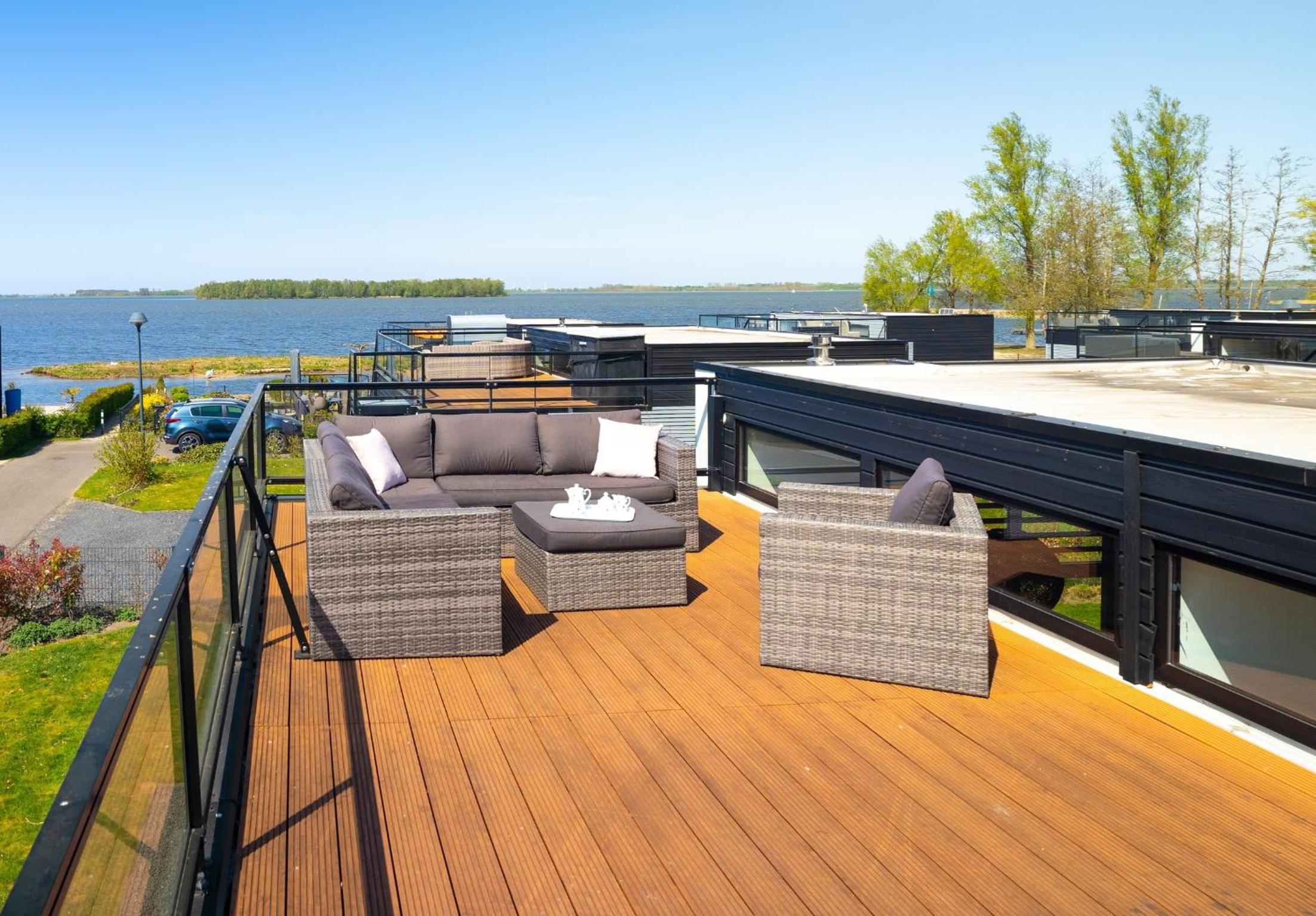 Excellent Cube mit Dachterrasse Meerblick und Strand