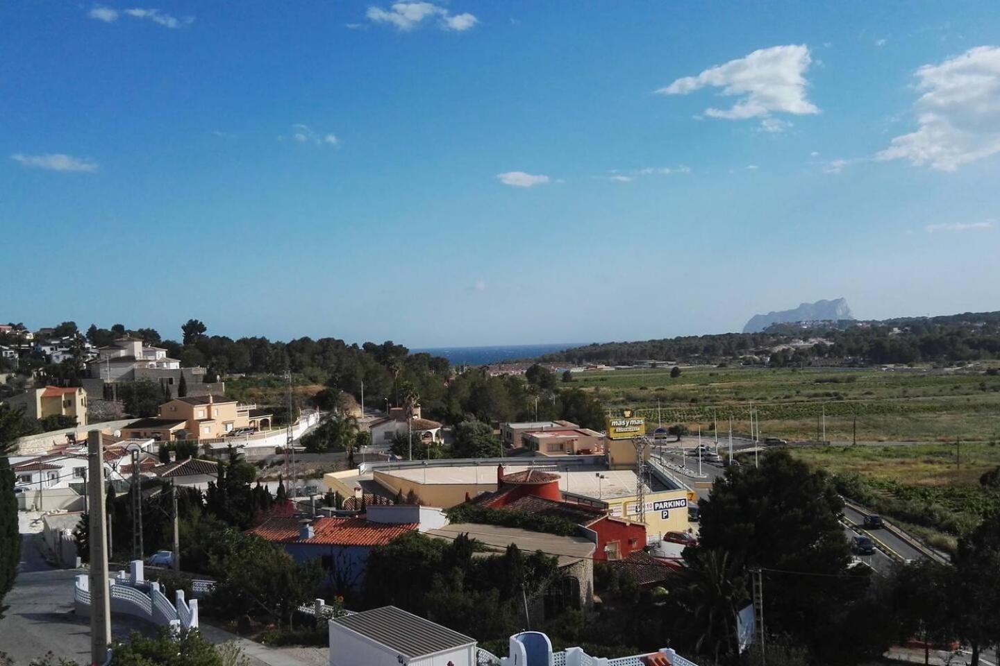 Charming 2-Bed Apartment in Moraira private pool view 4