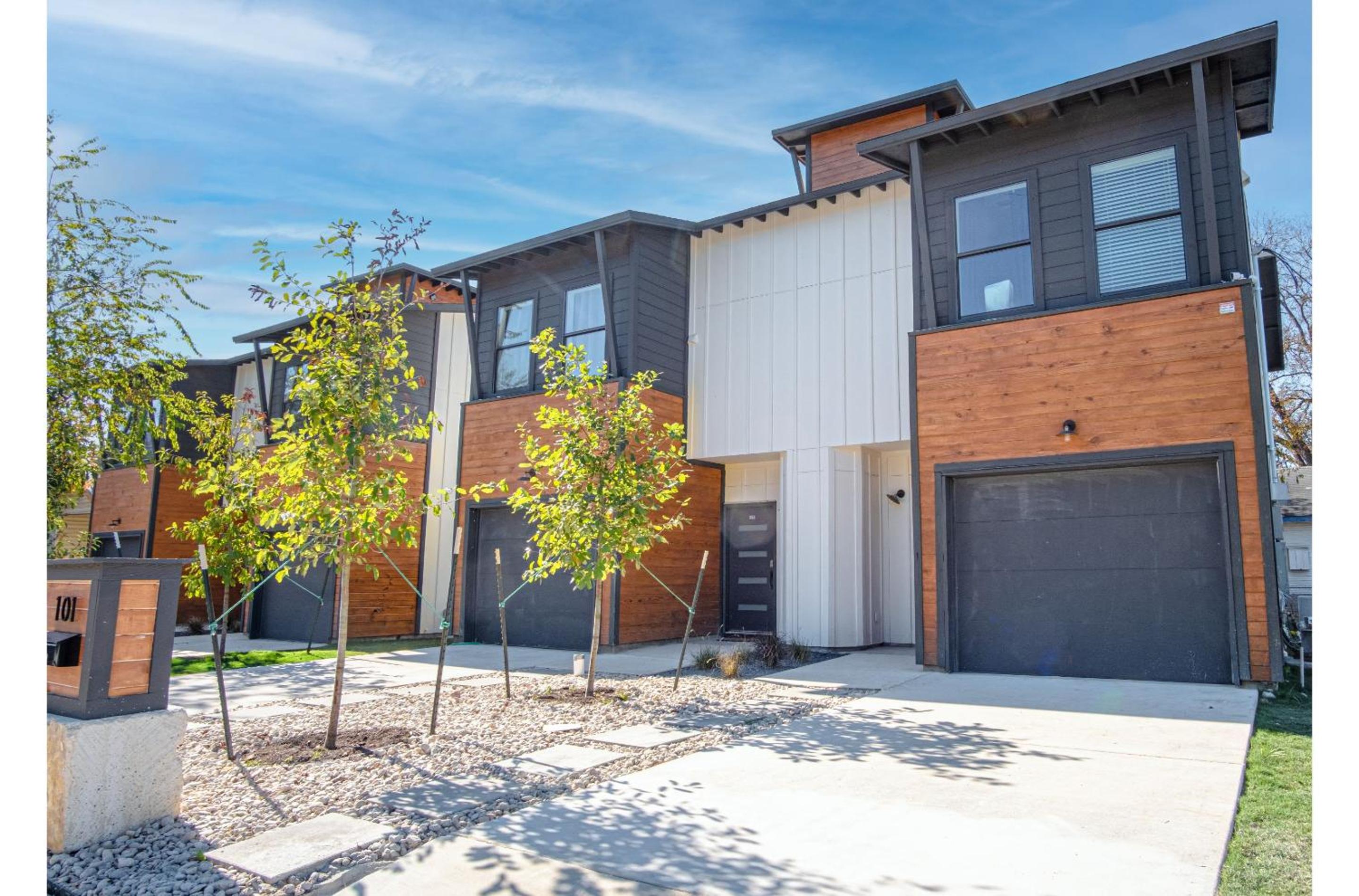 Spectacular 3 BR plus 2 and a half BA Apt Near Downtown view 2