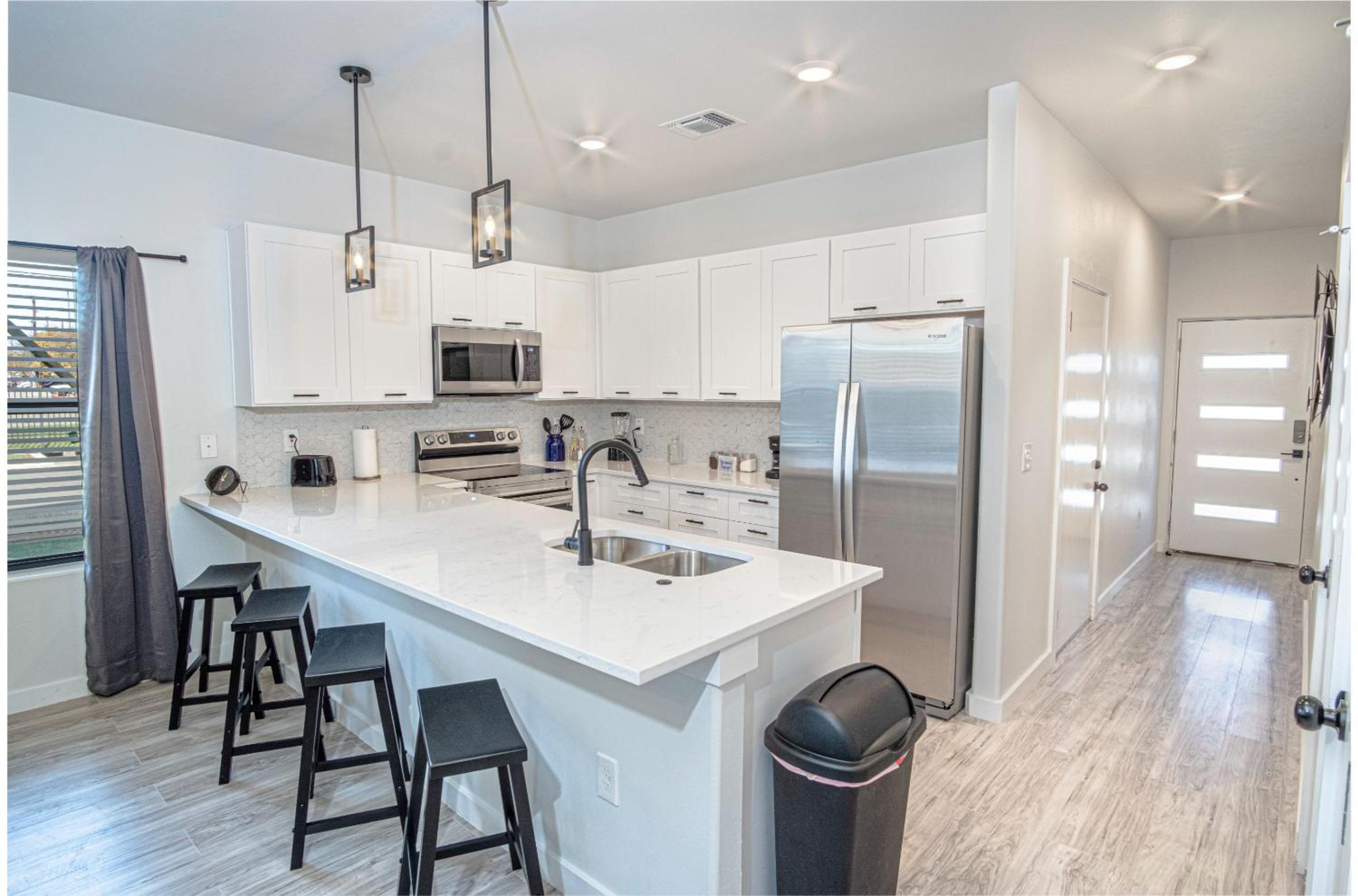 Spectacular 3 BR plus 2 and a half BA Apt Near Downtown view 5