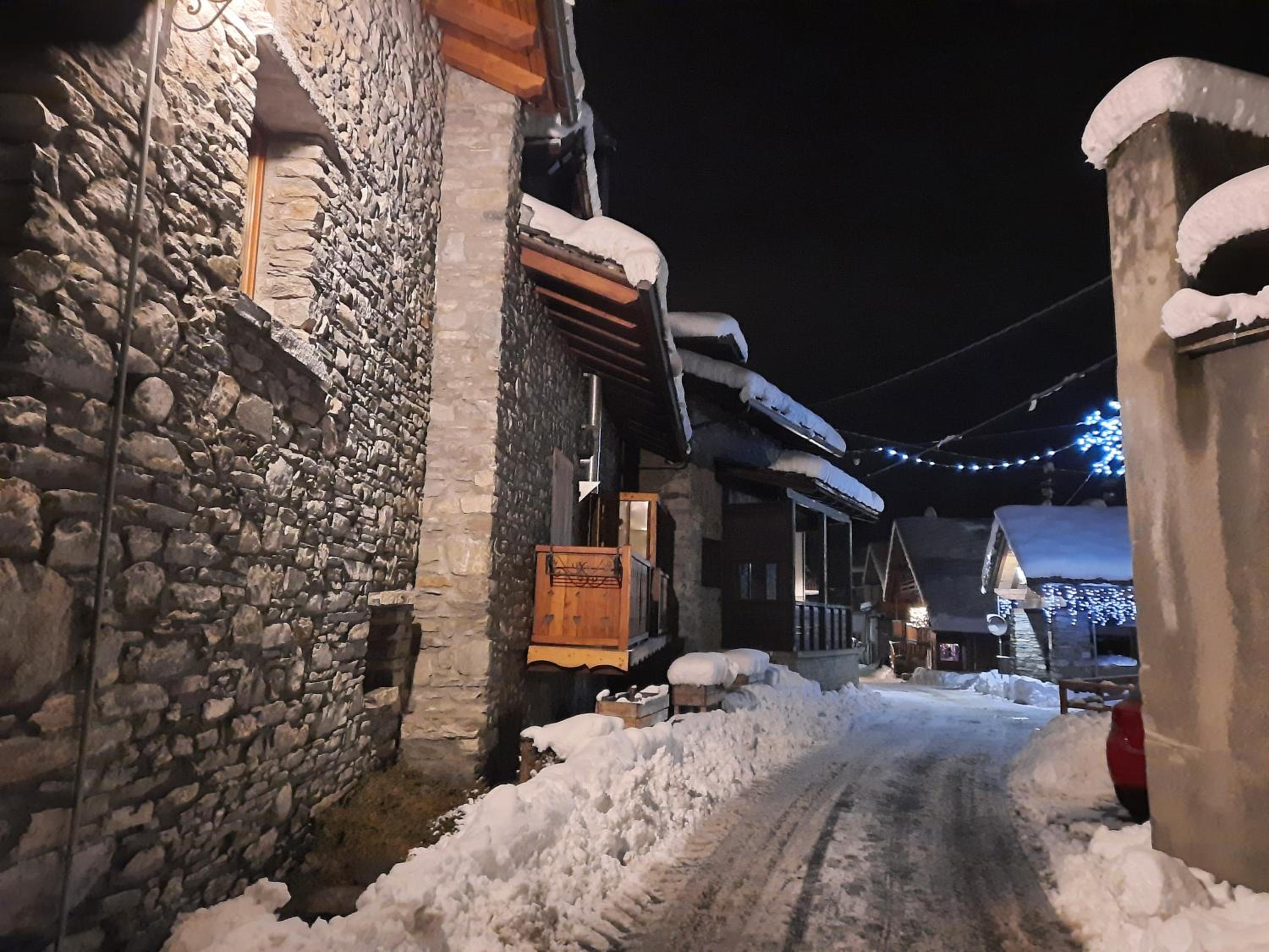 Appartamento con taverna nel paese di Morgex view 4