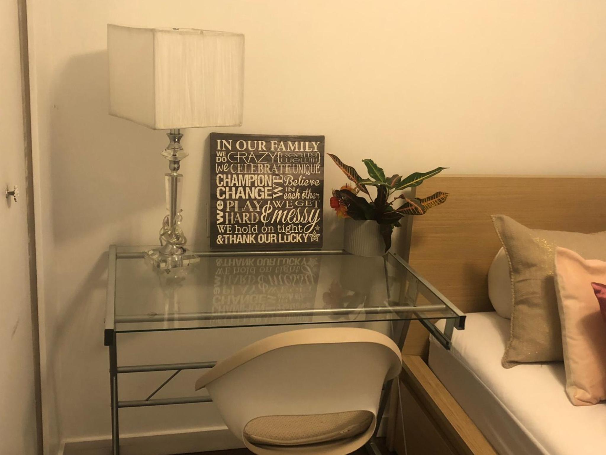 Quiet-comfy 3 bedroom house on a tree lined street in Kitsilano