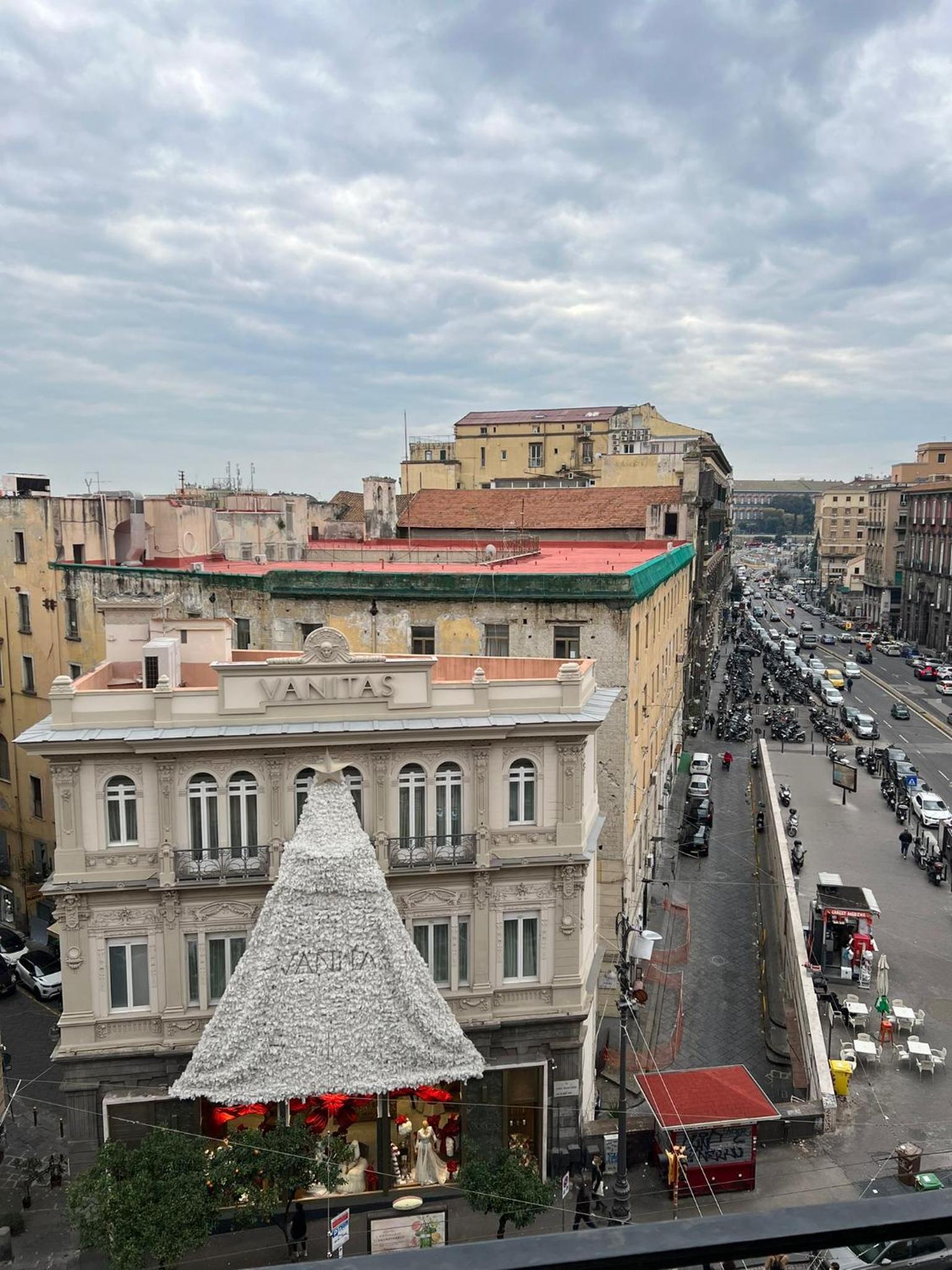 La Lepre felice-bovio en Naples