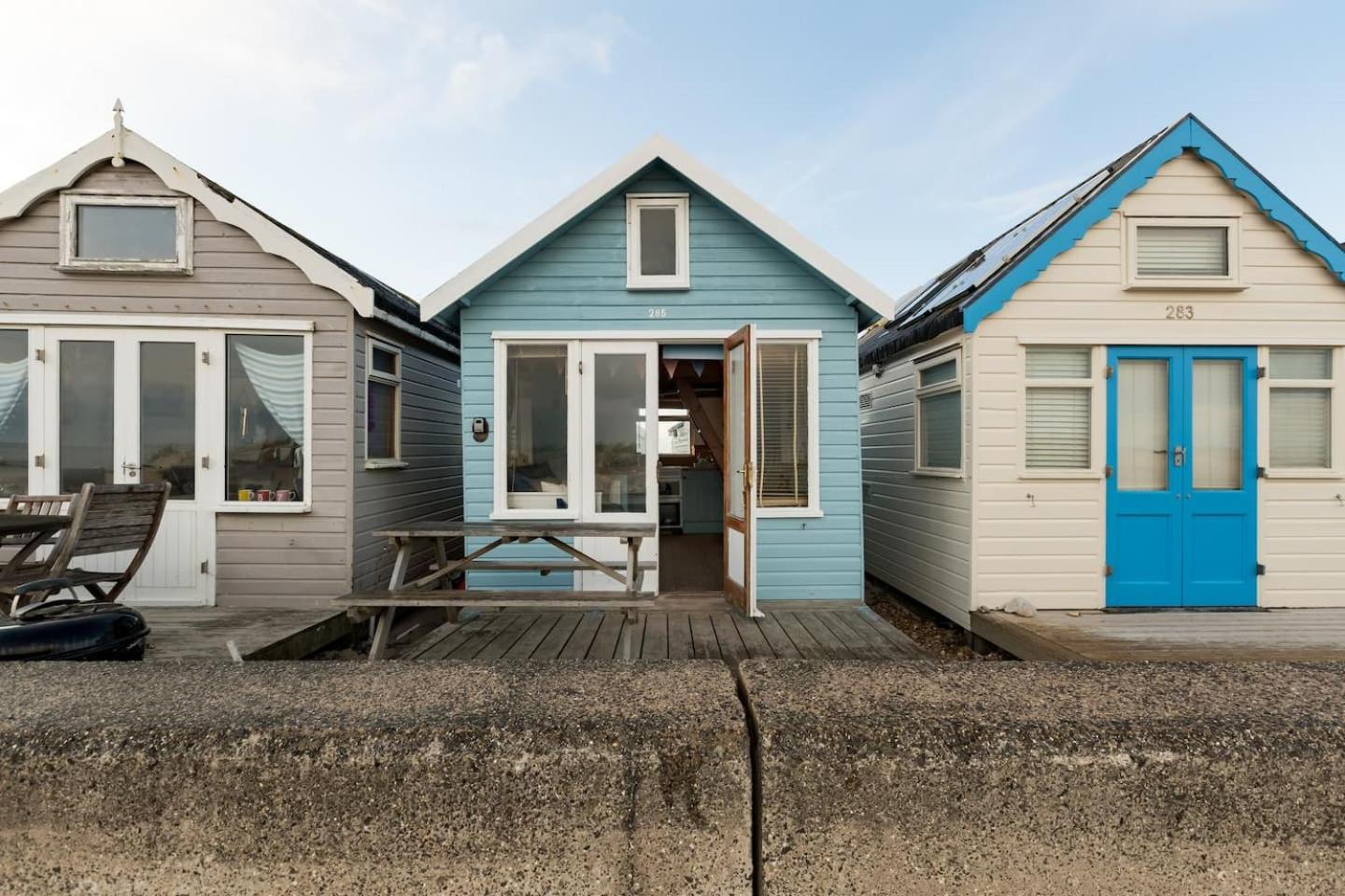 Stargazing Beach Hut on Mudeford Sandbank with wake up sea views view 5