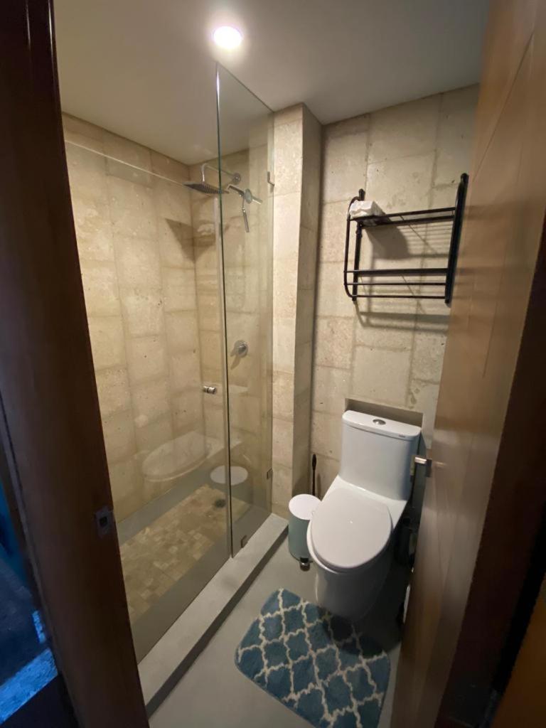 Super Chic 2bd apartment just remodeled view 5