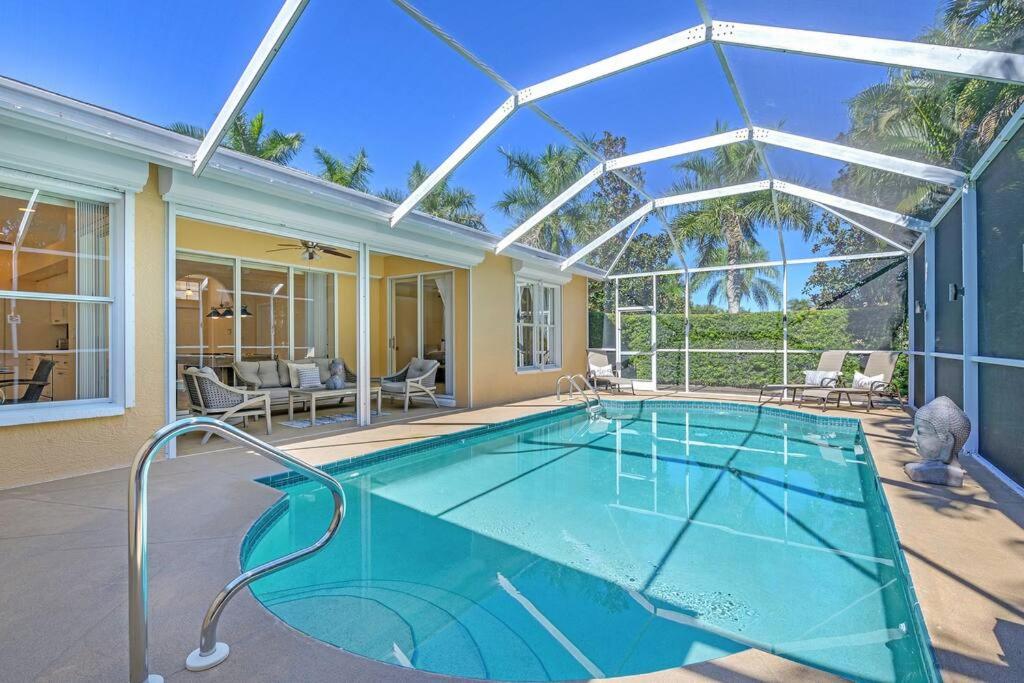 Paradise Escape Luxury Pool w/Game Room King Bed view 5