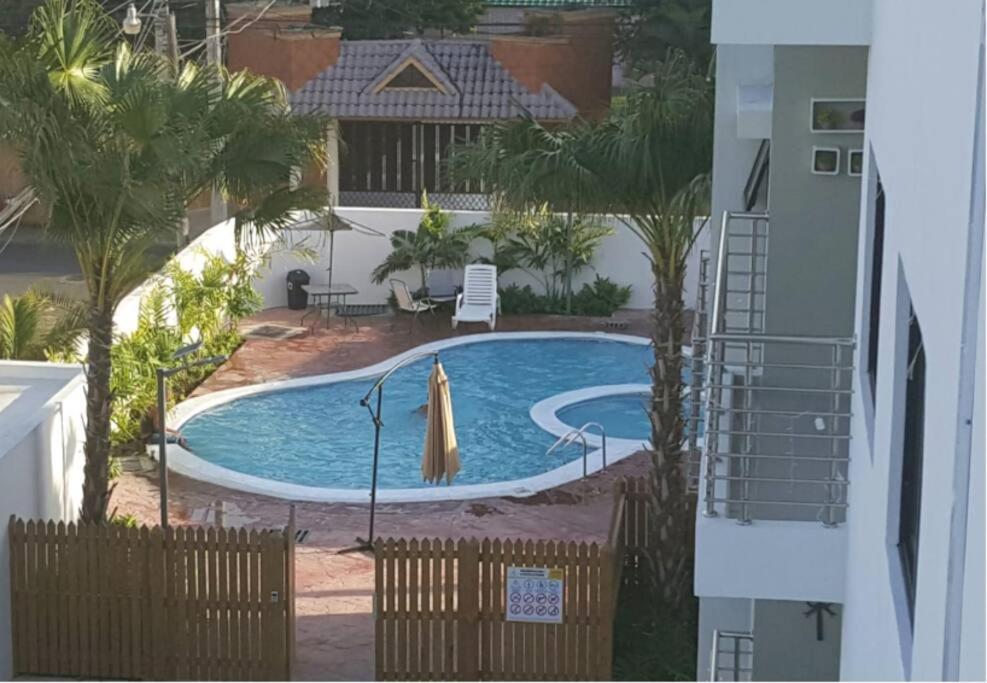 Pool, wifi, private apart for family and friends