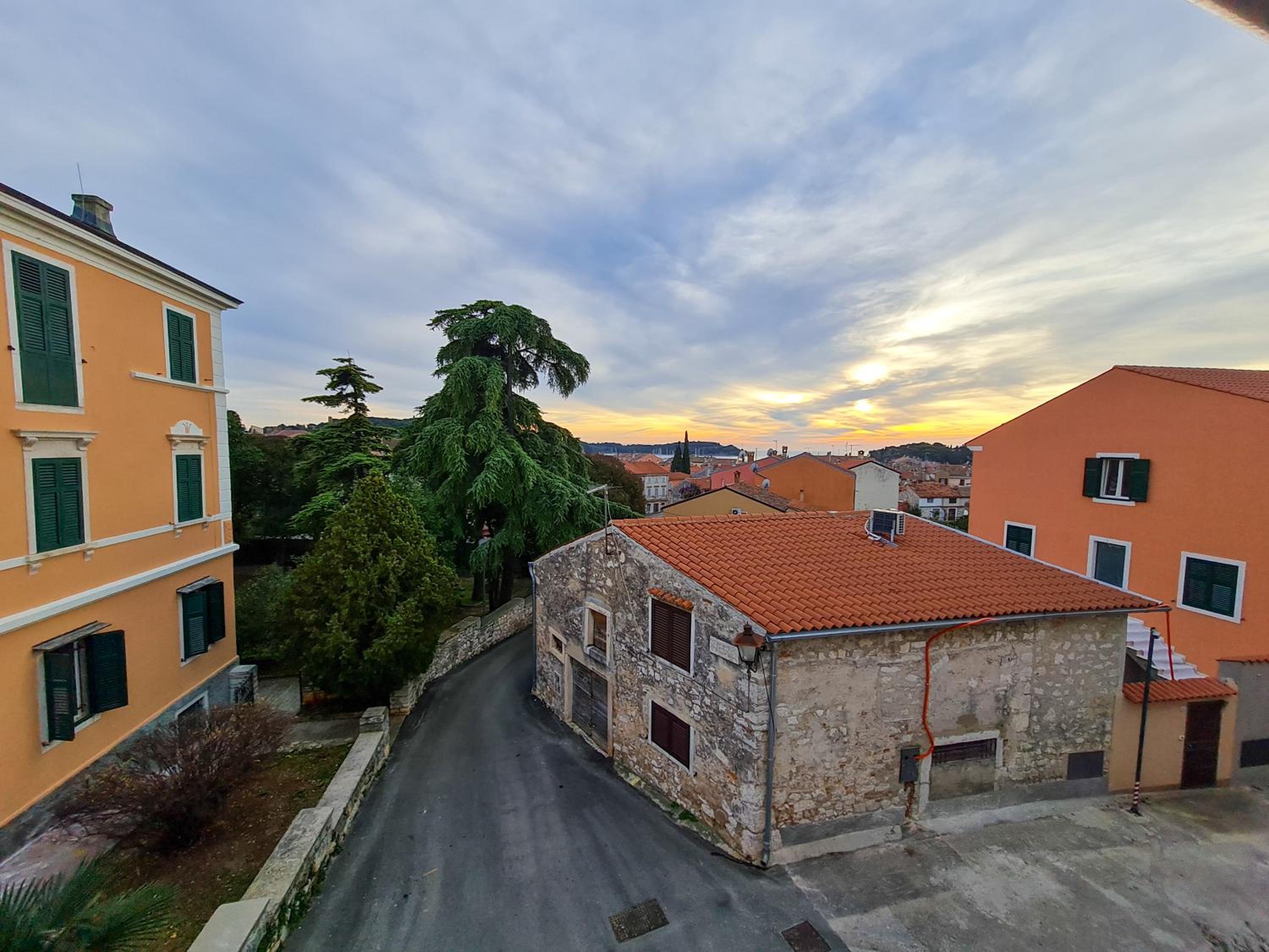 Sweet House and Apartment view 2