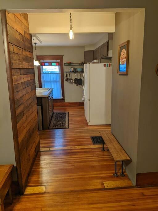 Large Bakery Apartment - Central Downtown Location view 2