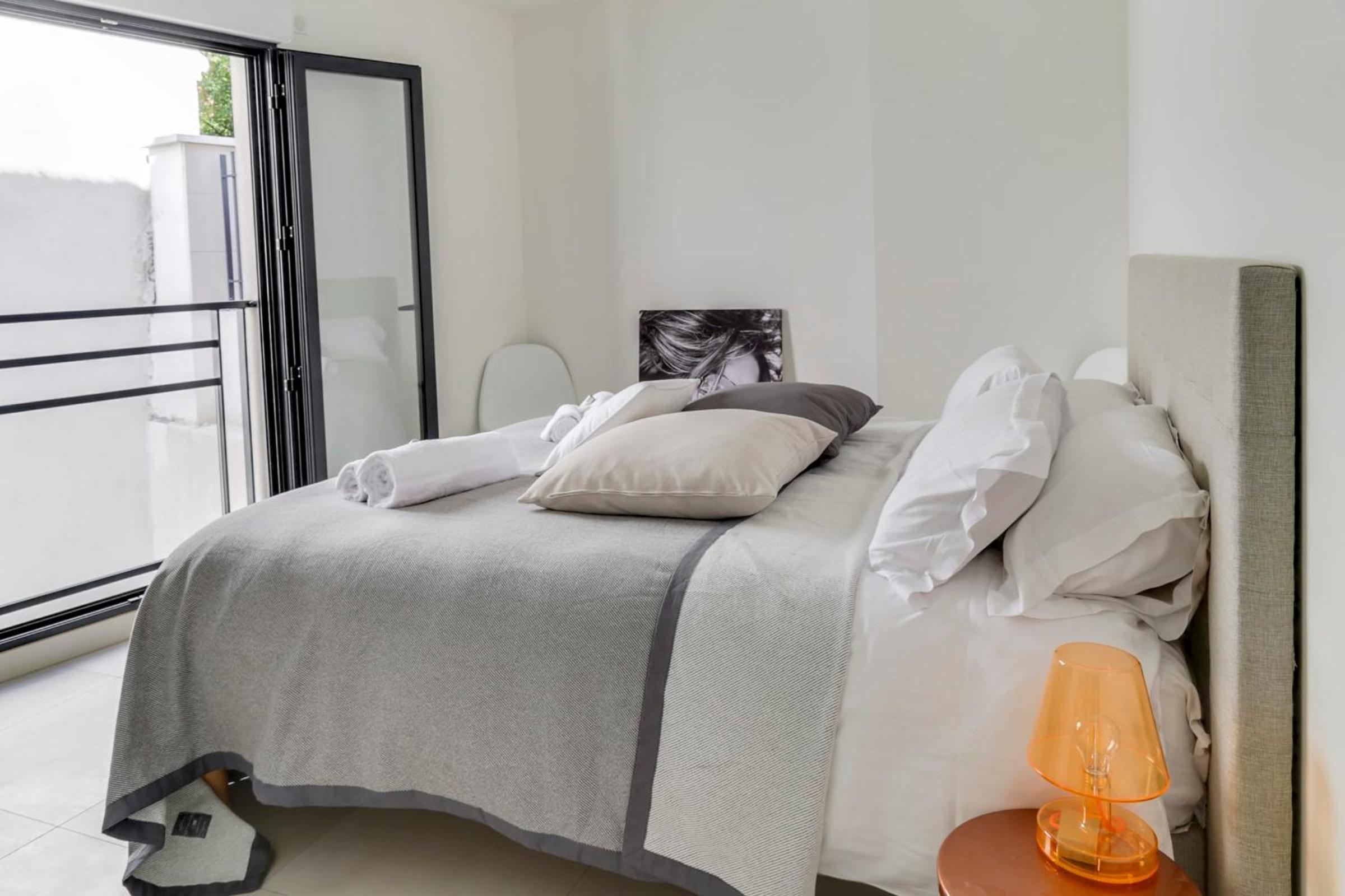 IMMOGROOM- Modern - Elegant - Close to the beach -AC view 2