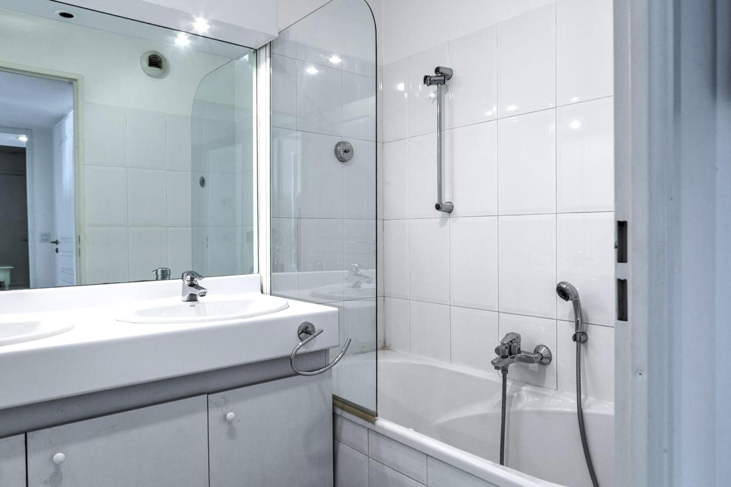 IMMOGROOM - 3min from beach - AC - 10min from Palais - Wifi photo 4