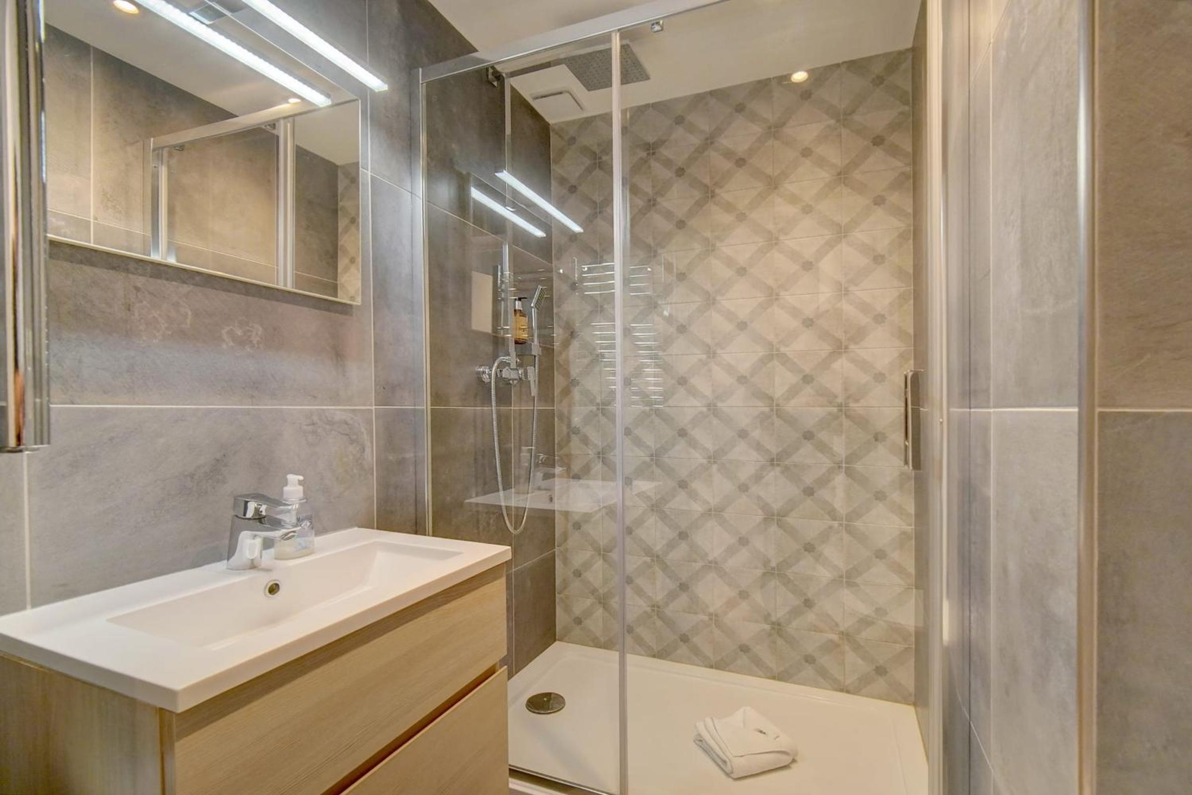 IMMOGROOM - AC - 5min from the beaches 8 min from Palais photo 5