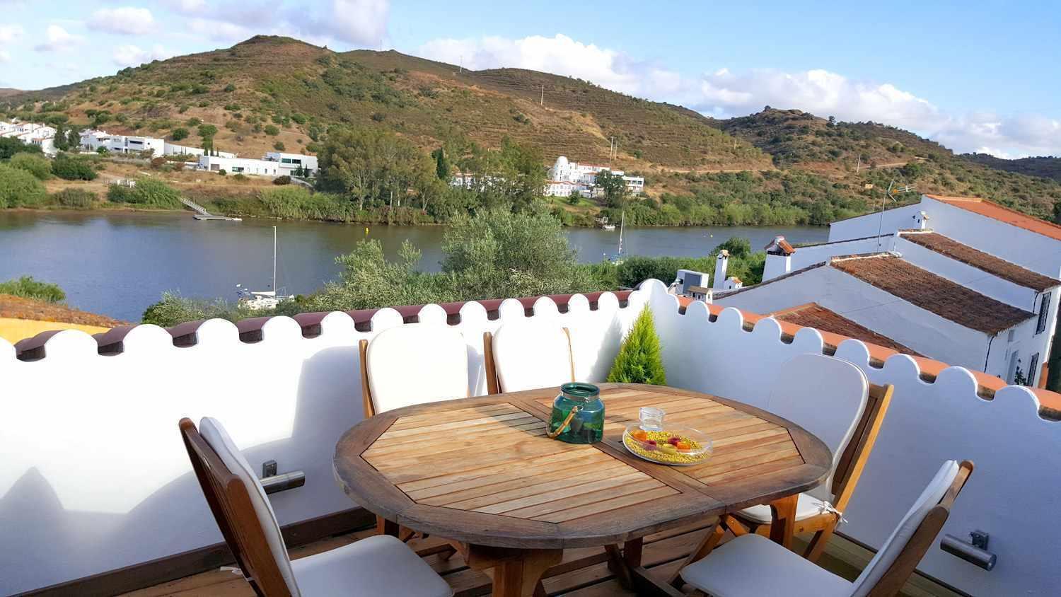 Casa rural La Rabá. Terraza con increíbles vistas