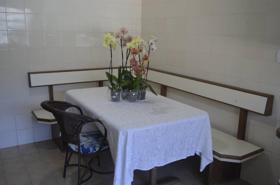 Casa grande com piscina e churrasqueira