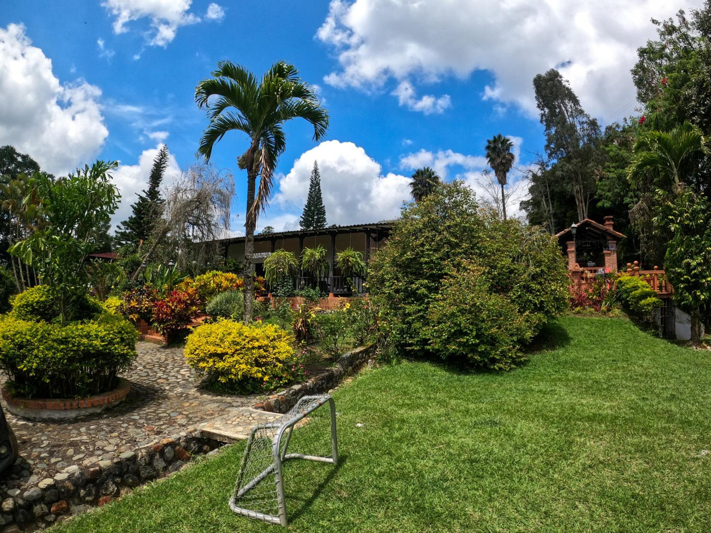 Hermosa Finca 
