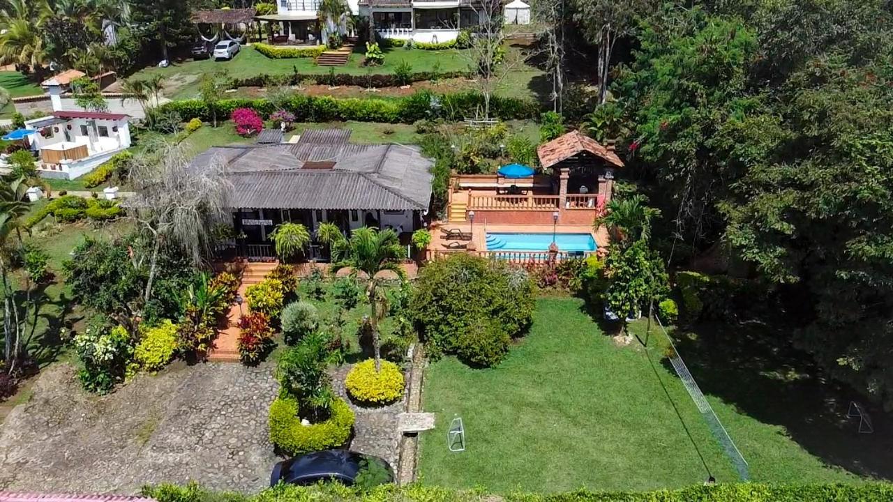 Hermosa Finca 
