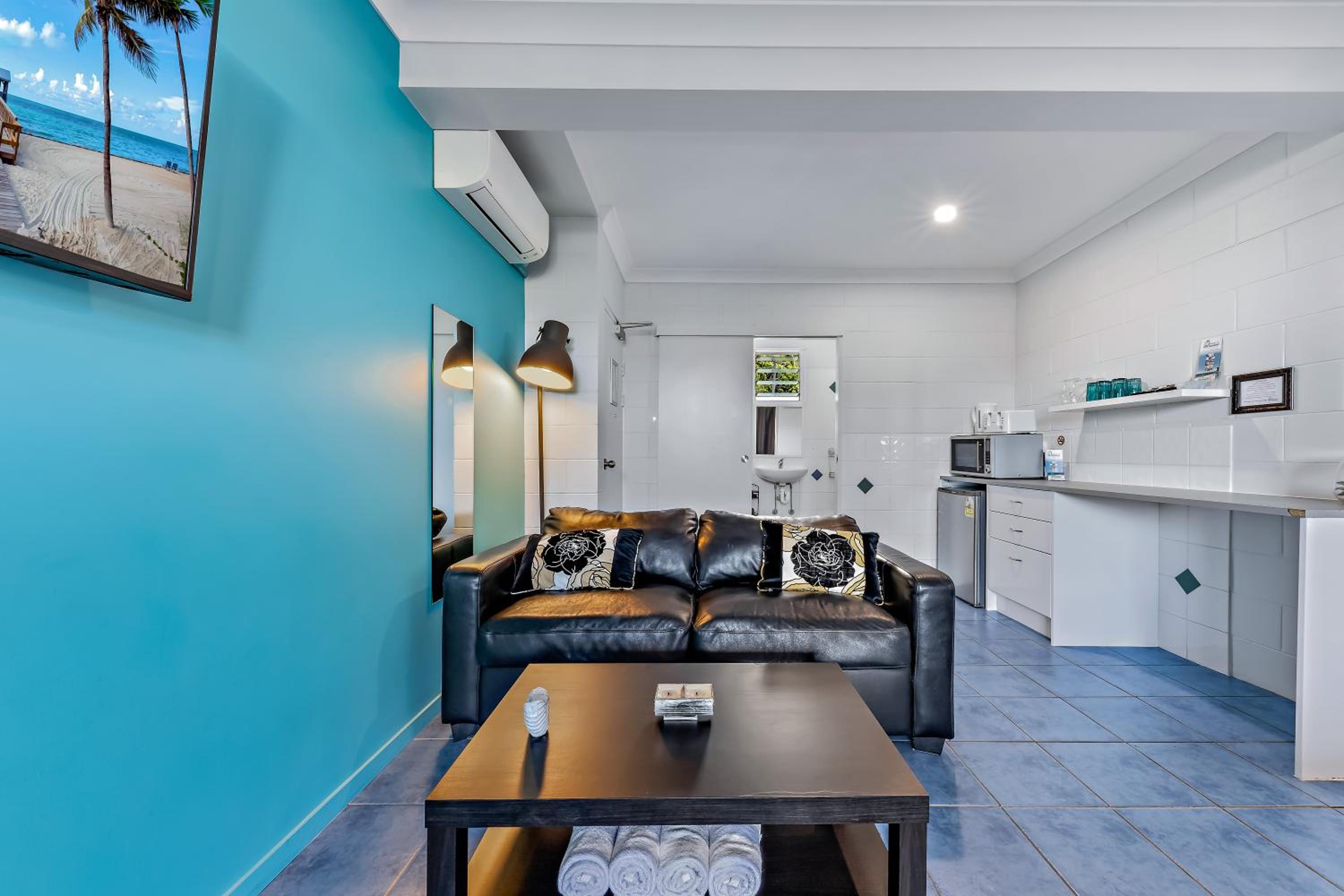 Airlie Sun & Sand Accommodation #2 KIDS STAY FREE view 5