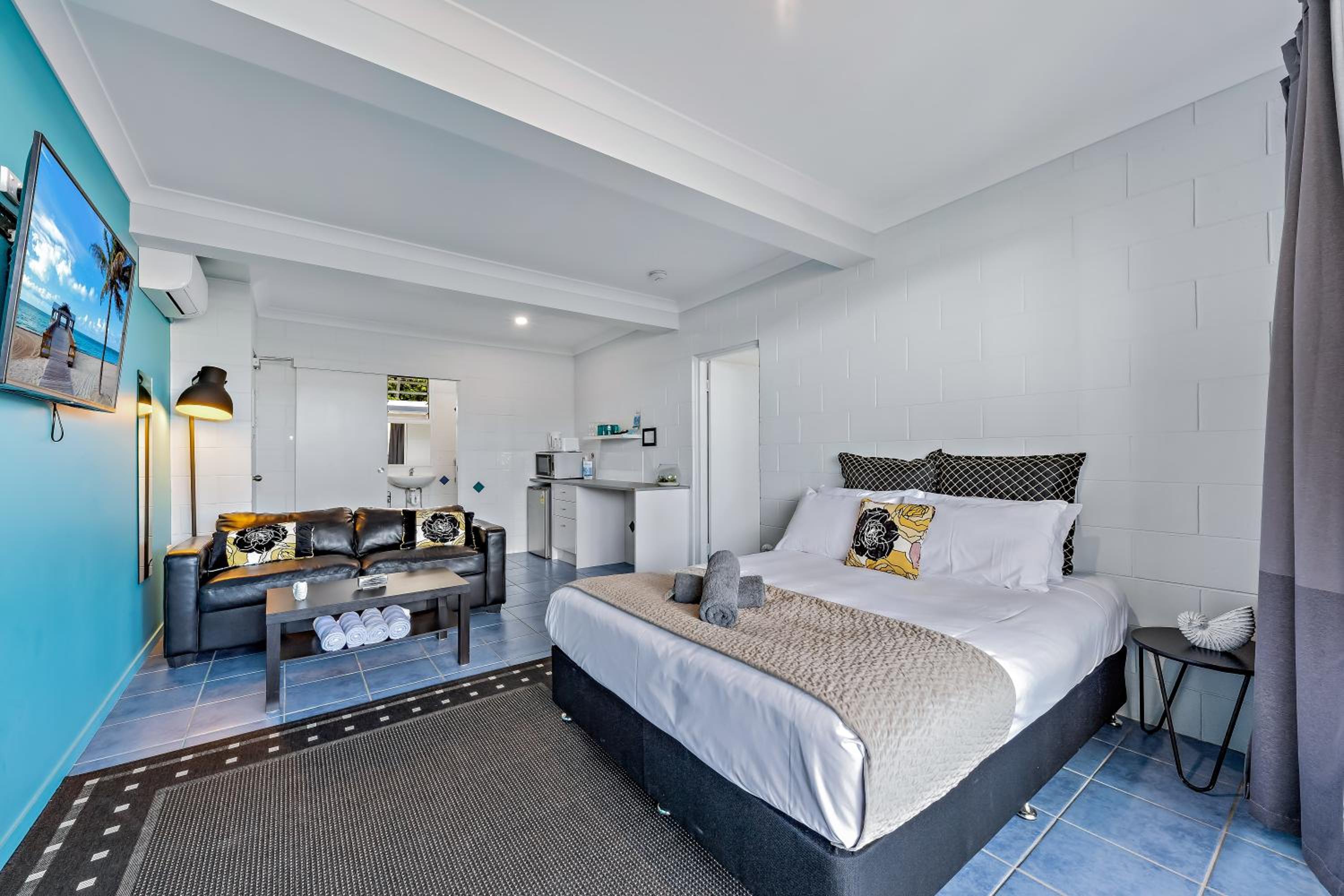 Airlie Sun & Sand Accommodation #2 KIDS STAY FREE view 2