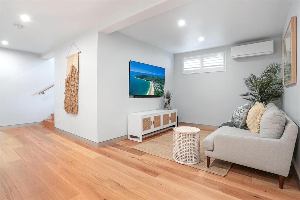 Luxe Coastal Abode, Marcus Beach