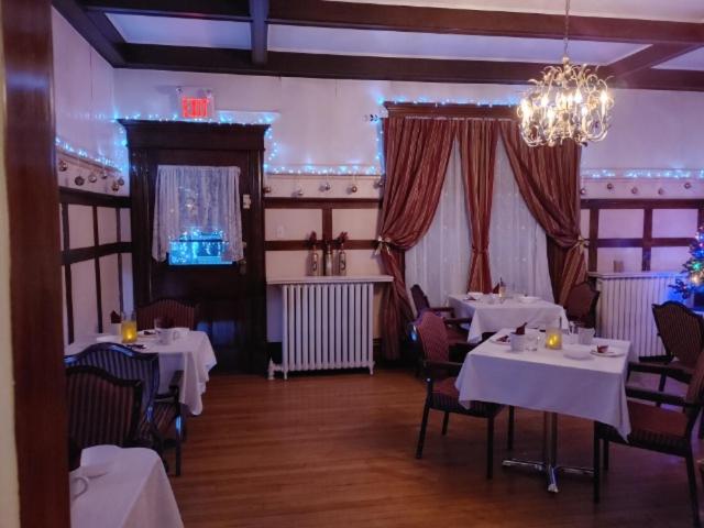 Marmora and Lake Inn and Victorian Diner