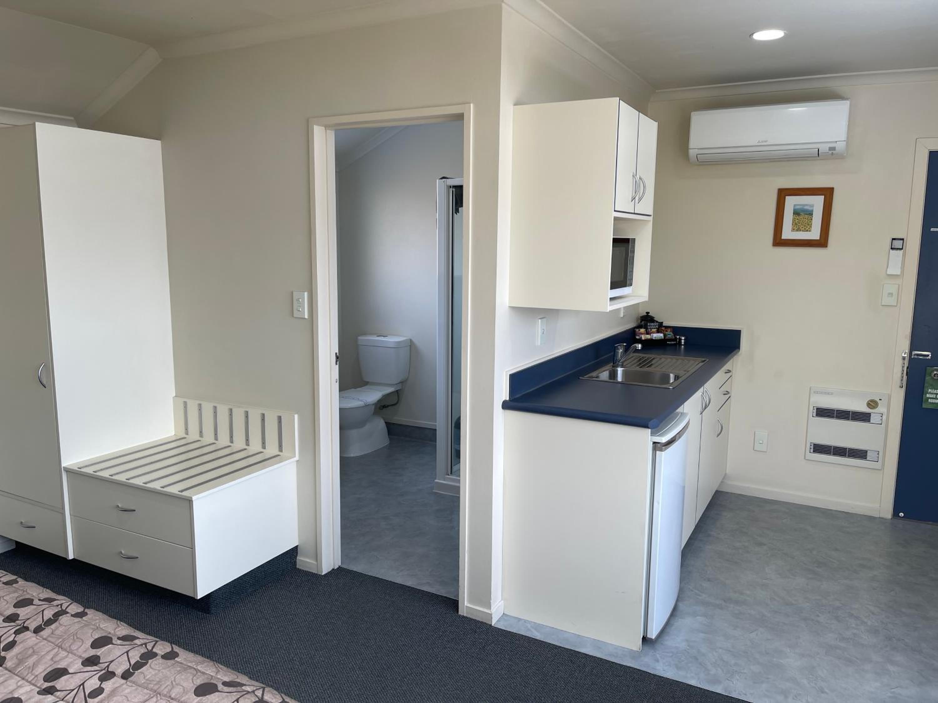 Bassingers Motor Lodge