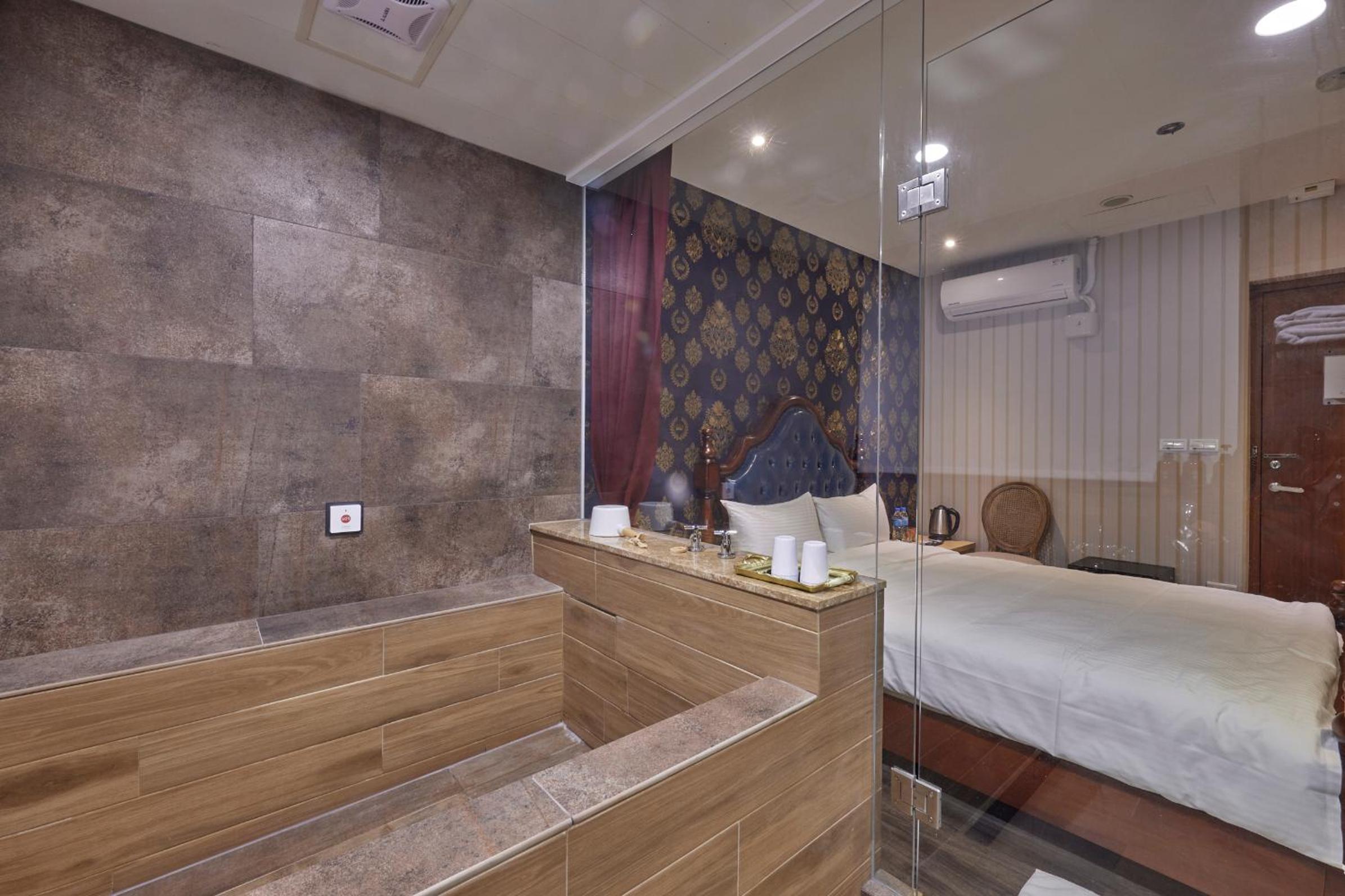 Kyokusui Hotspring Hotel