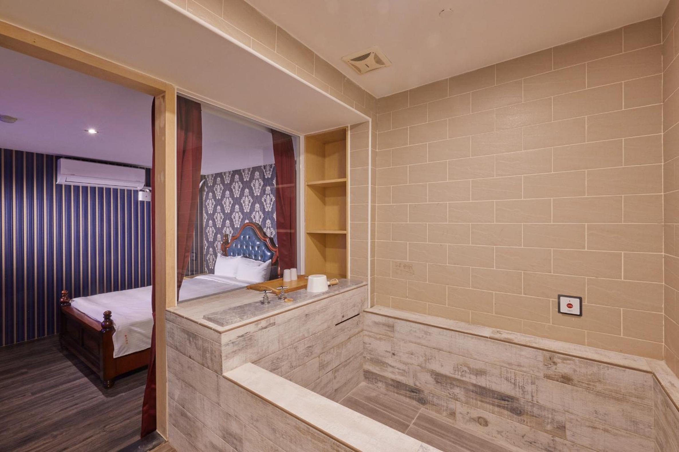 Kyokusui Hotspring Hotel