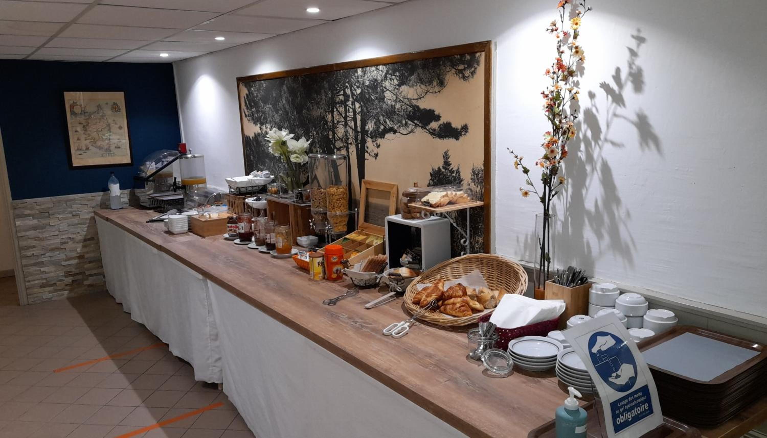 breakfast buffet