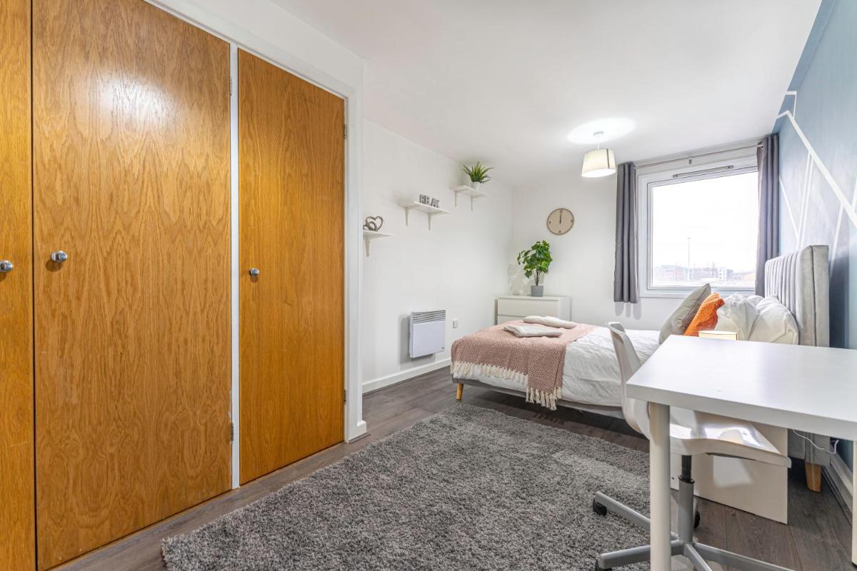 JKG Property Solutions Presents Cosy City Apartment view 2