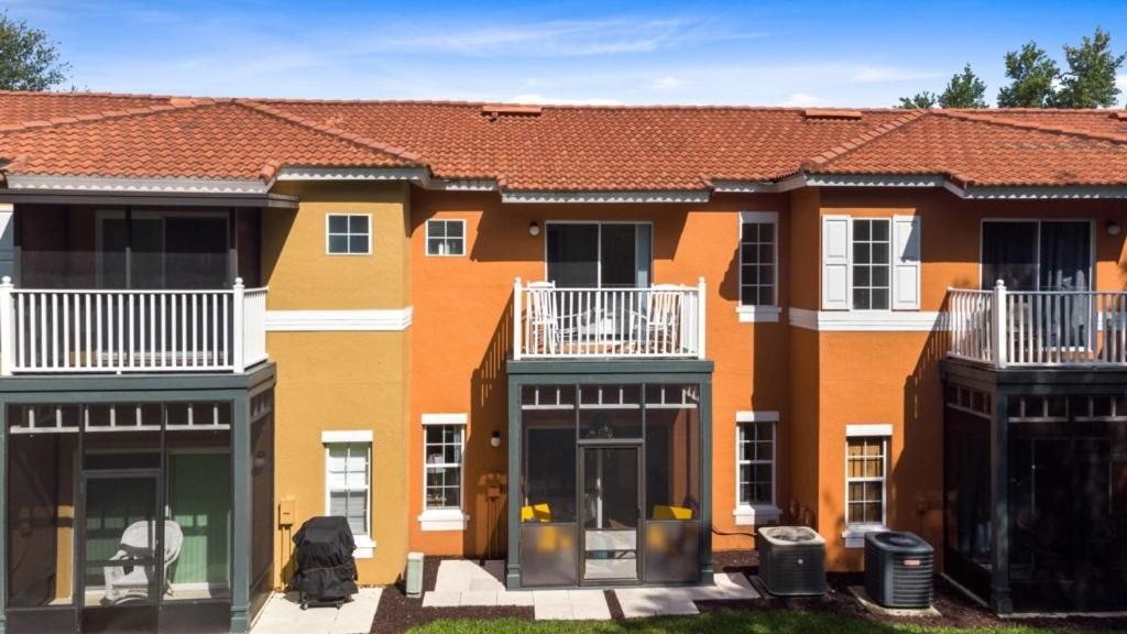 Minutes to Disney Boutique 3BR 2,5 Bath Coastal TH townhouse view 3
