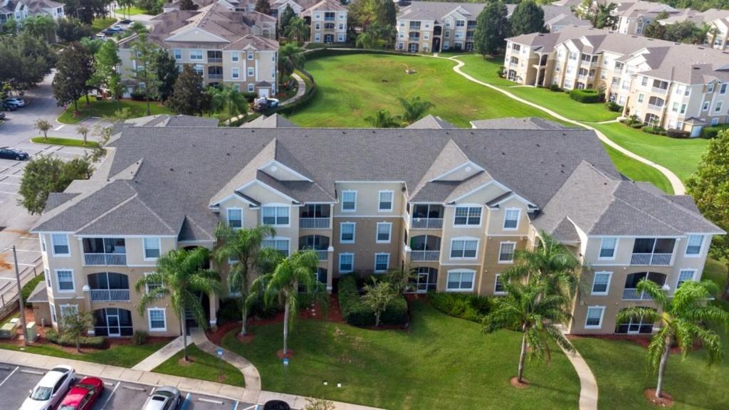 Amazing Resort 2 bed condo close to Disney condo view 3