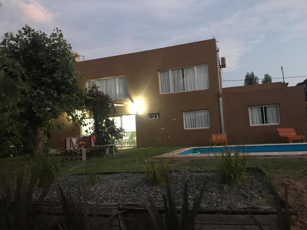 Barrio colinas verdes, Los Sauces Casa de Campo