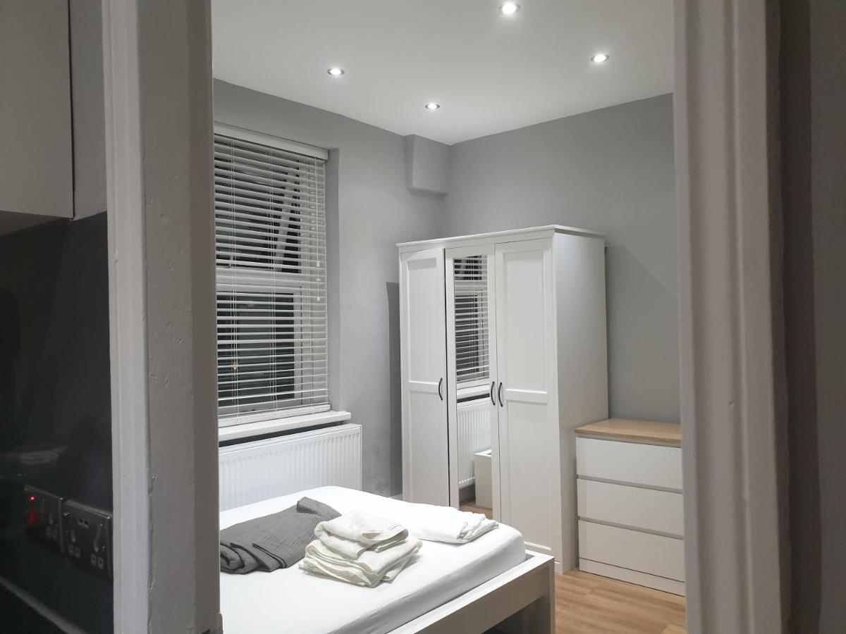 Lovely 1 bedroom flat High Barnet 3 mins away view 2