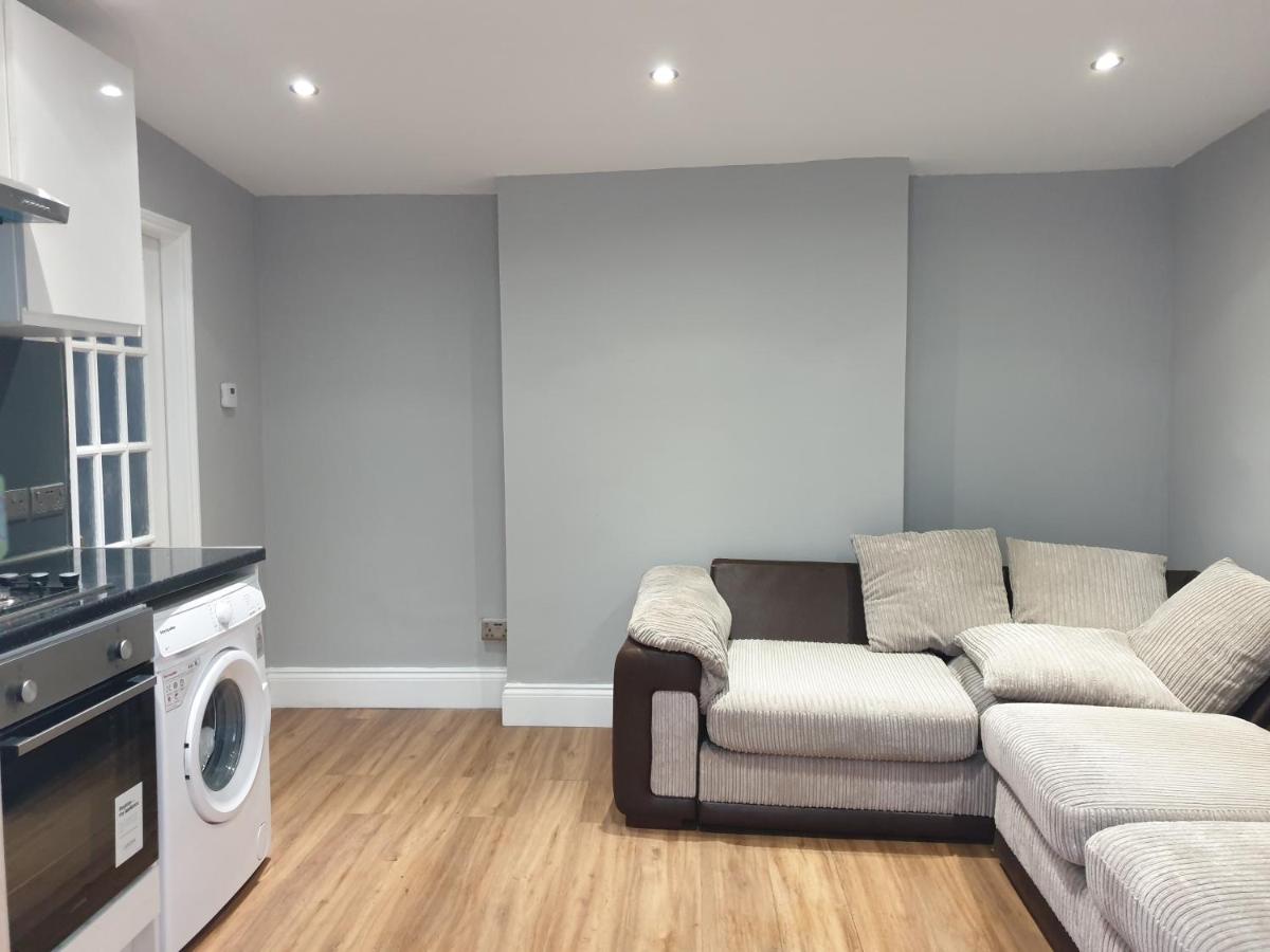 Lovely 1 bedroom flat High Barnet 3 mins away view 4