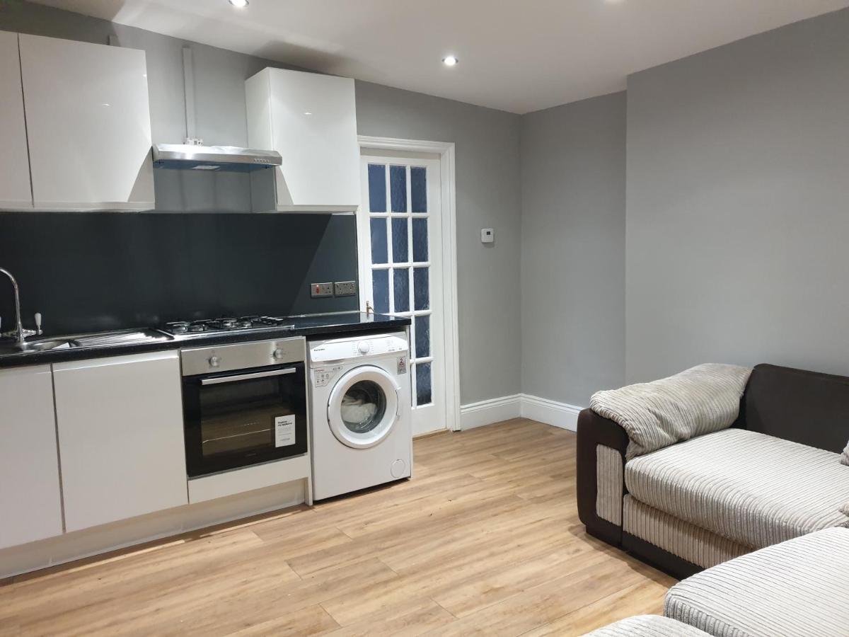 Lovely 1 bedroom flat High Barnet 3 mins away view 5