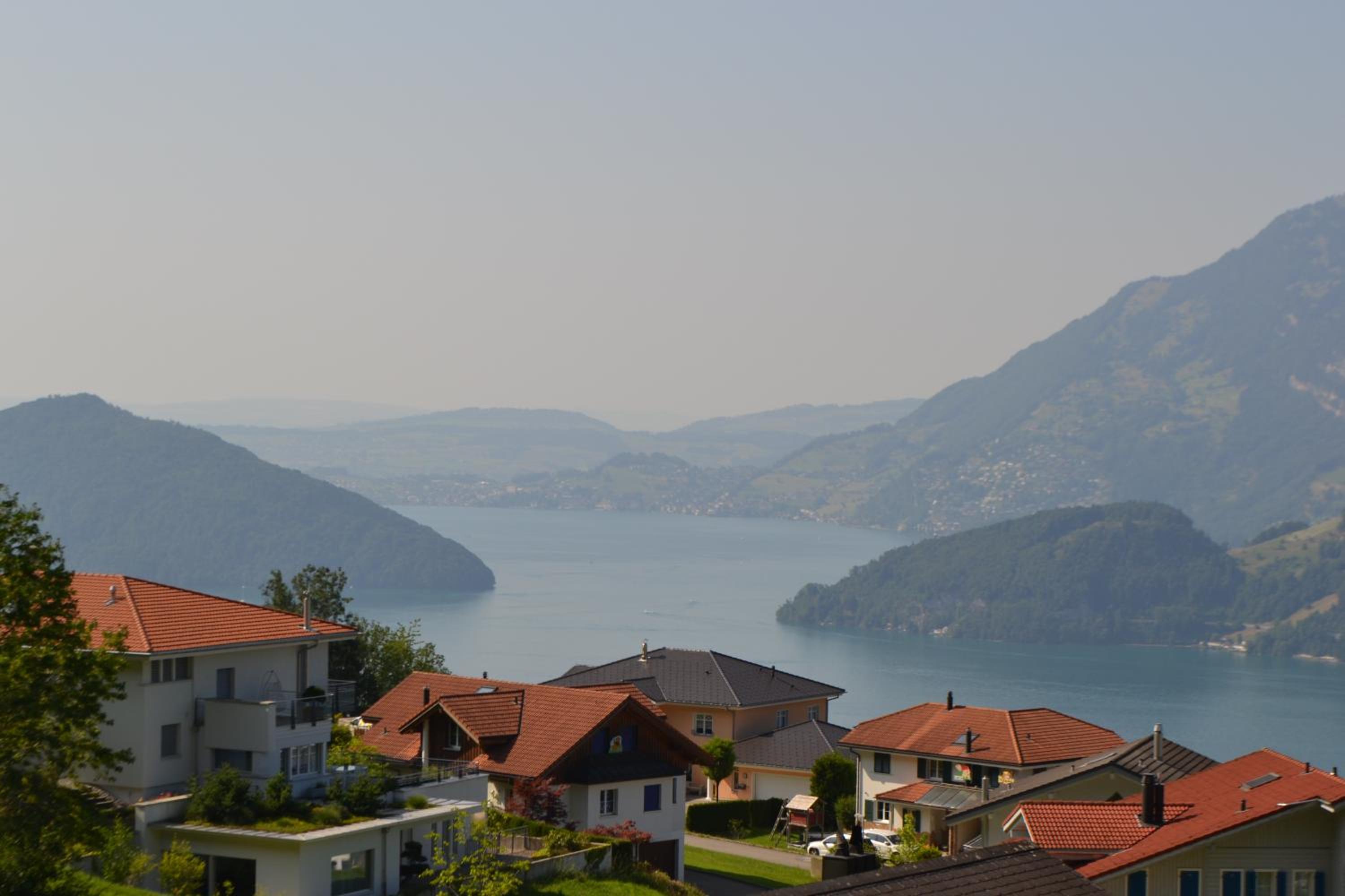 Cozy apartment with lake view for 6 guests