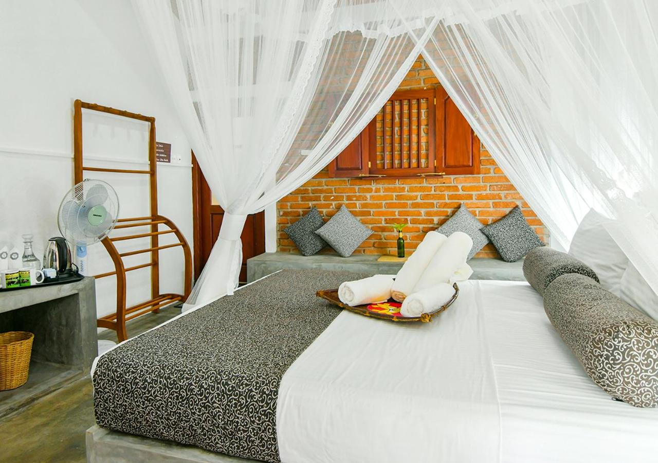 Thotupola Residence