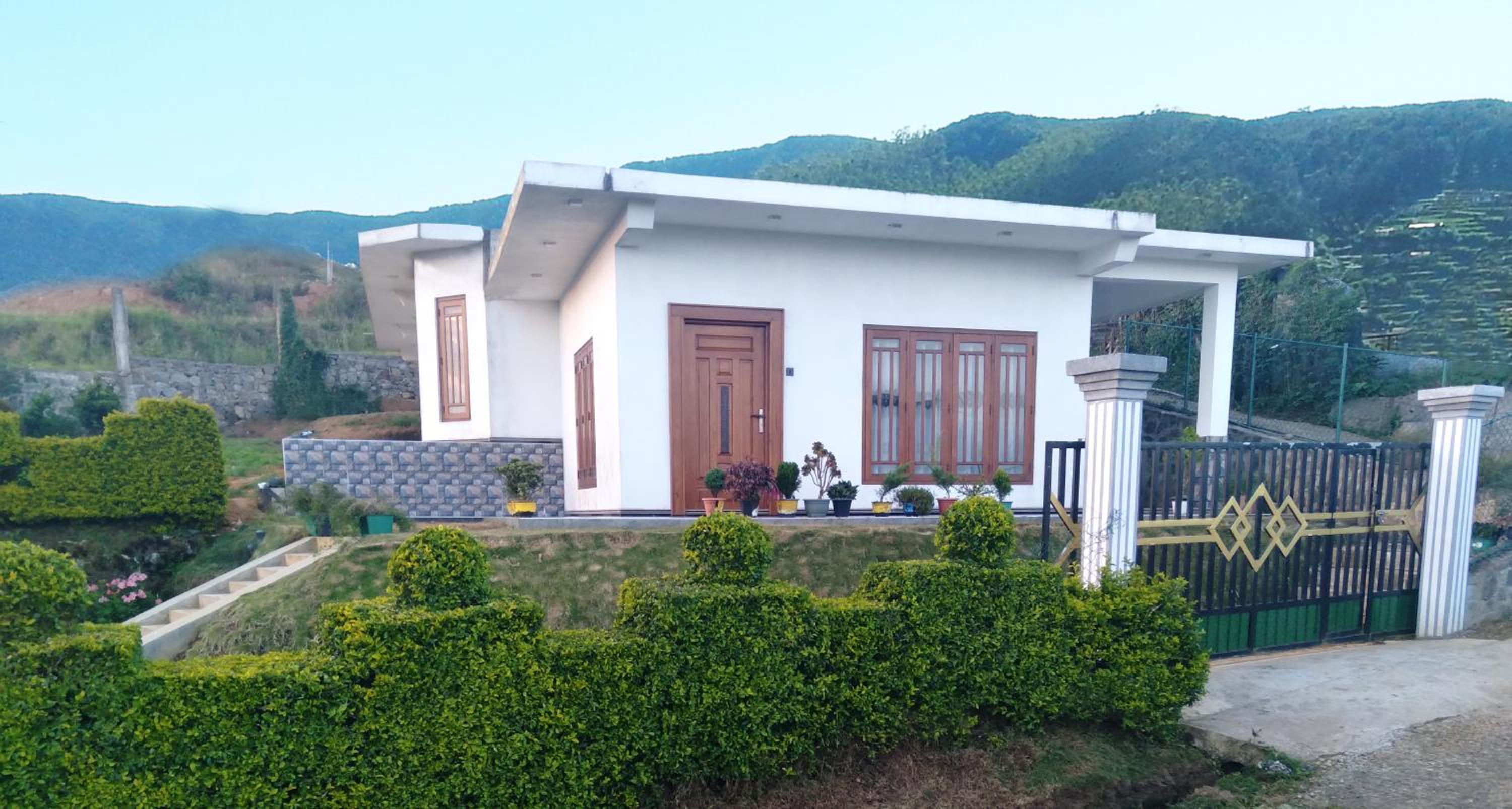 Elegant Holiday Home view 3