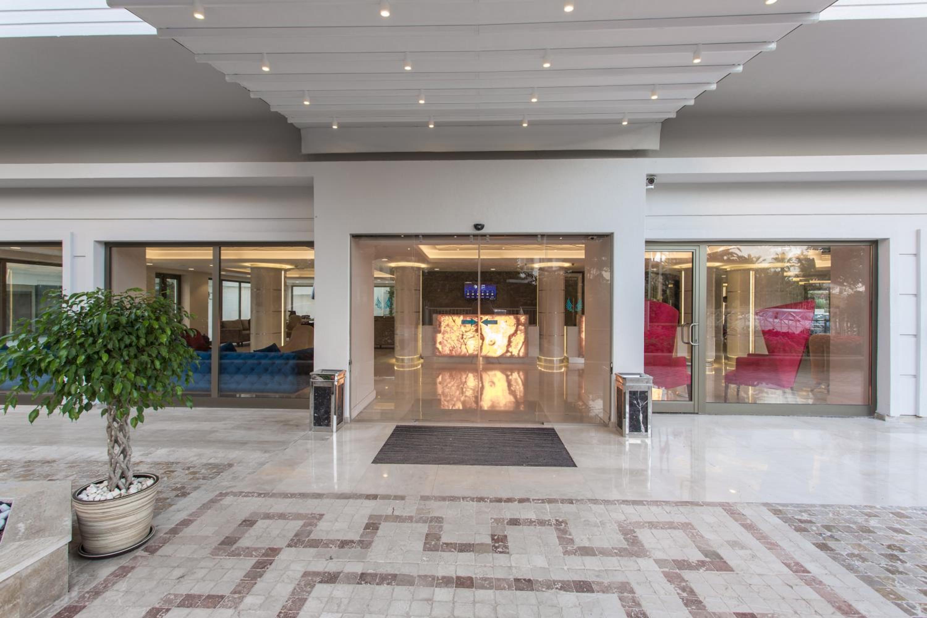 Falcon Otel - Image 24