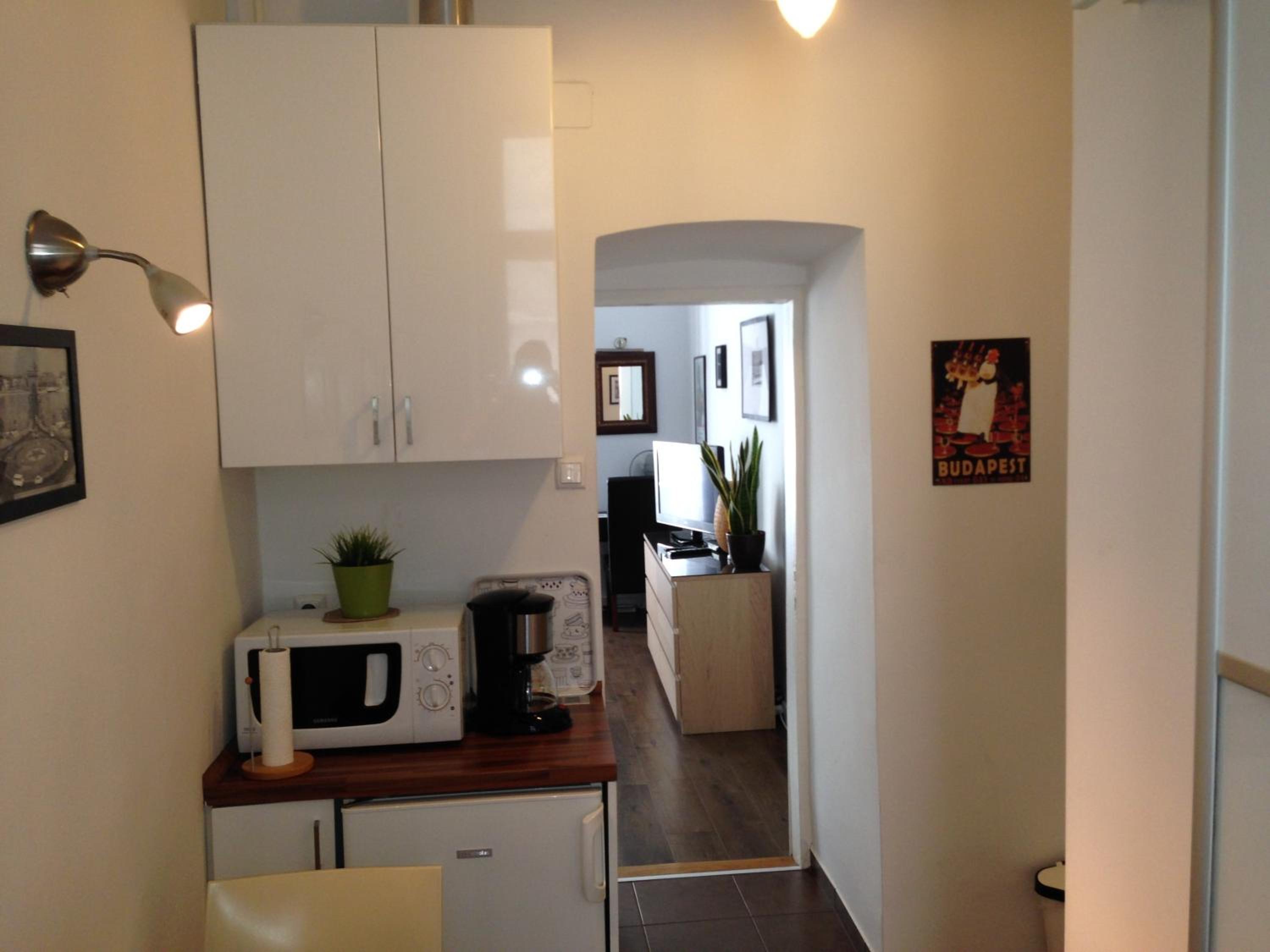 Private Apartment Centertown view 5