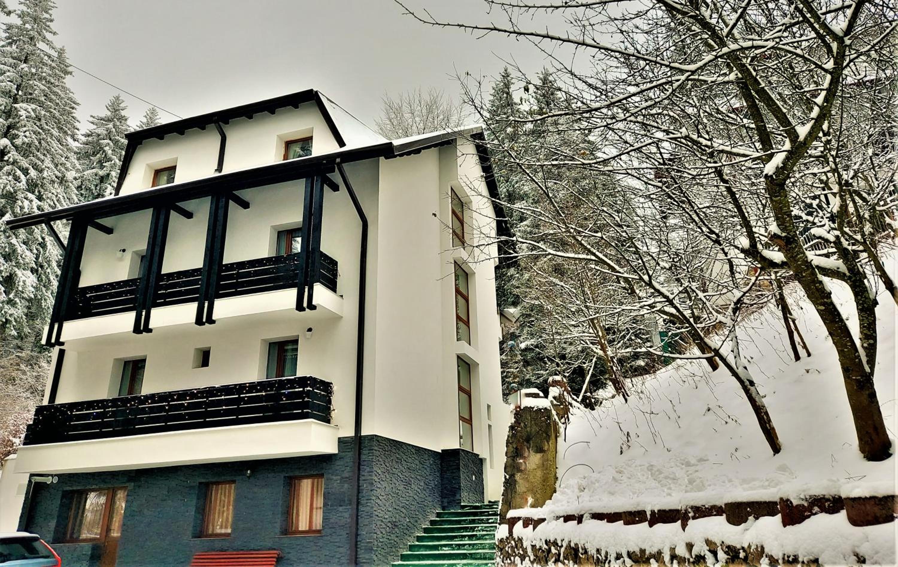 Family TreeZ Premium Apartments view 2
