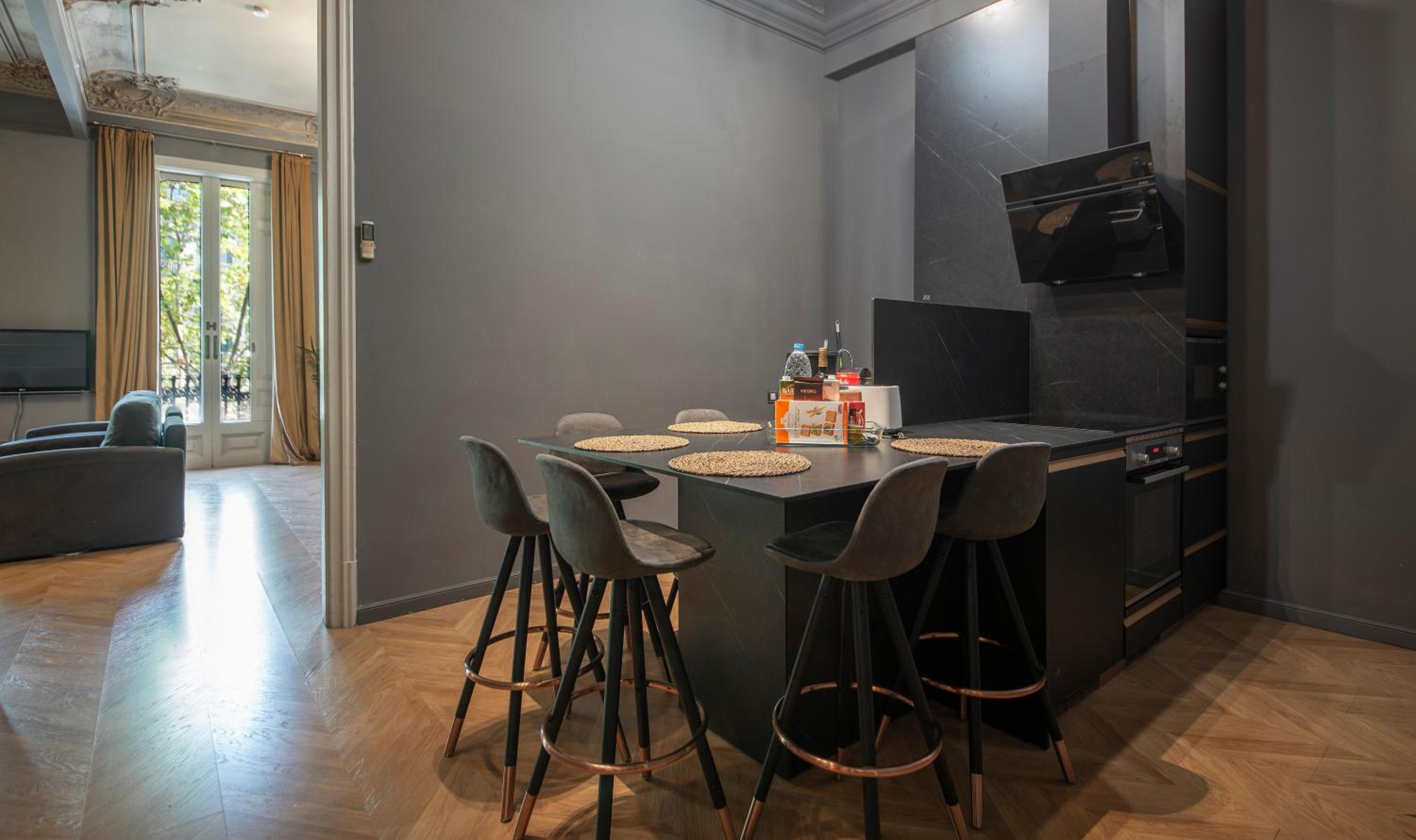You Stylish City Center Apartments